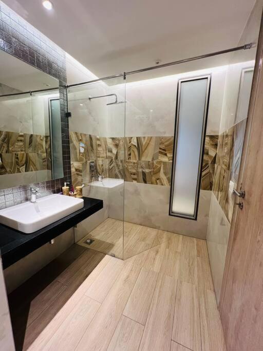 Luxury Key 9 Apartment