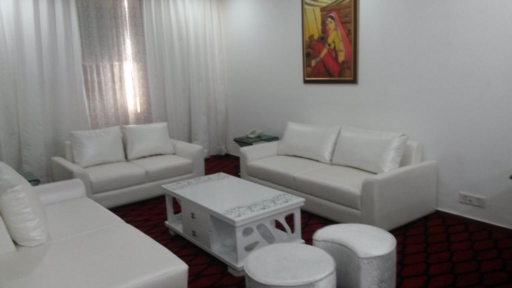 Kshitij Royale Hotel 2*