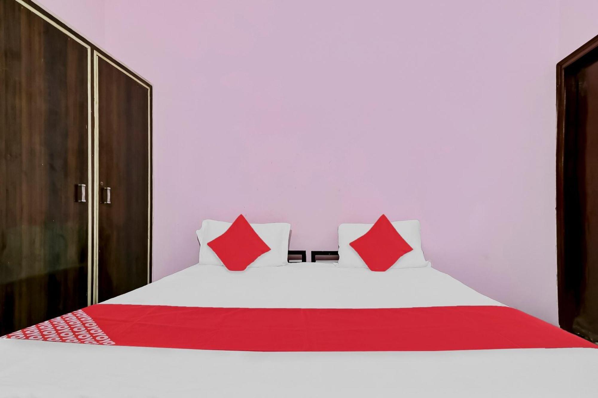 O Ratna Mahal & Pg Near Inox Dreamz Gurgaon