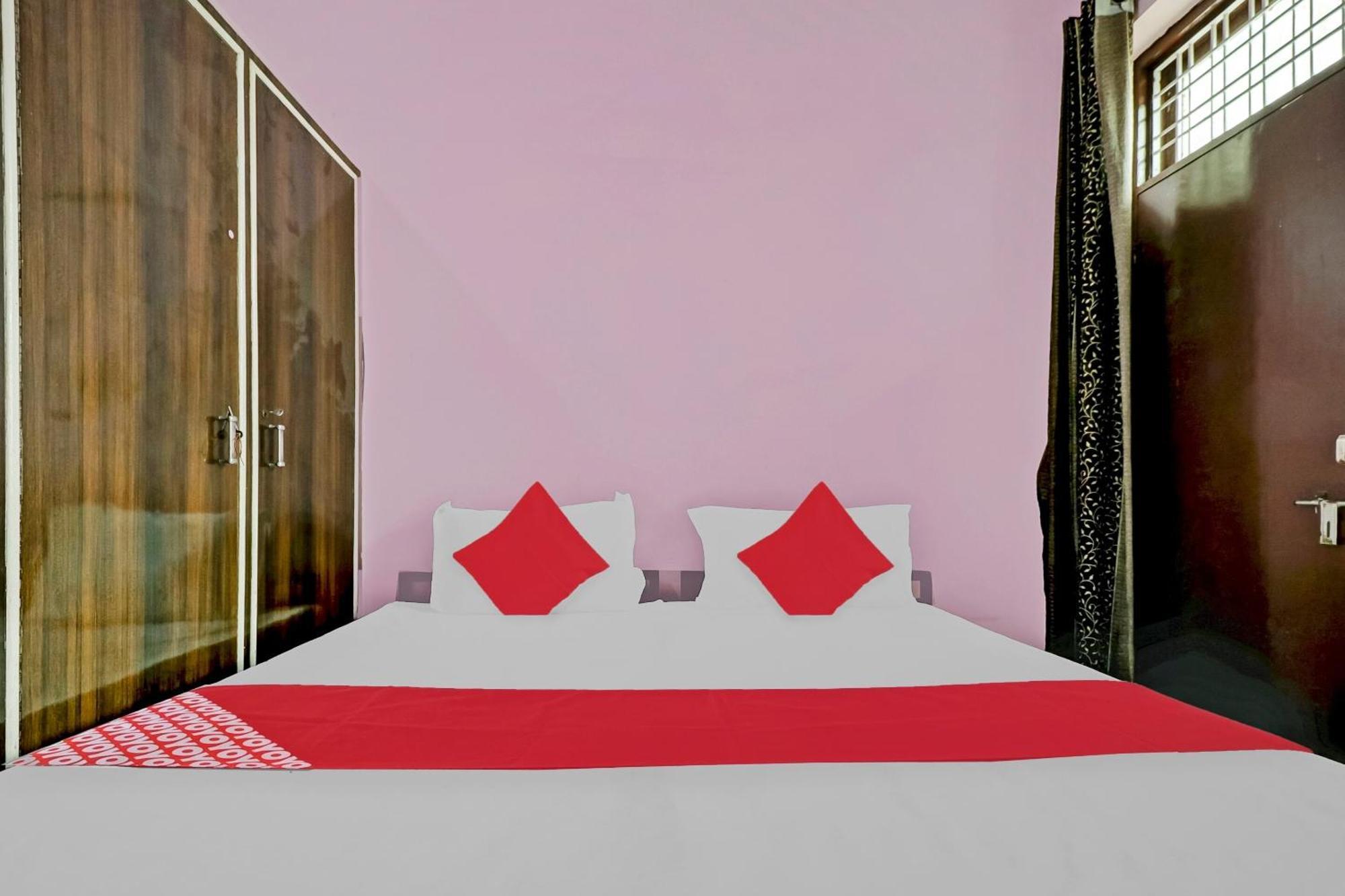 O Ratna Mahal & Pg Near Inox Dreamz * Gurgaon