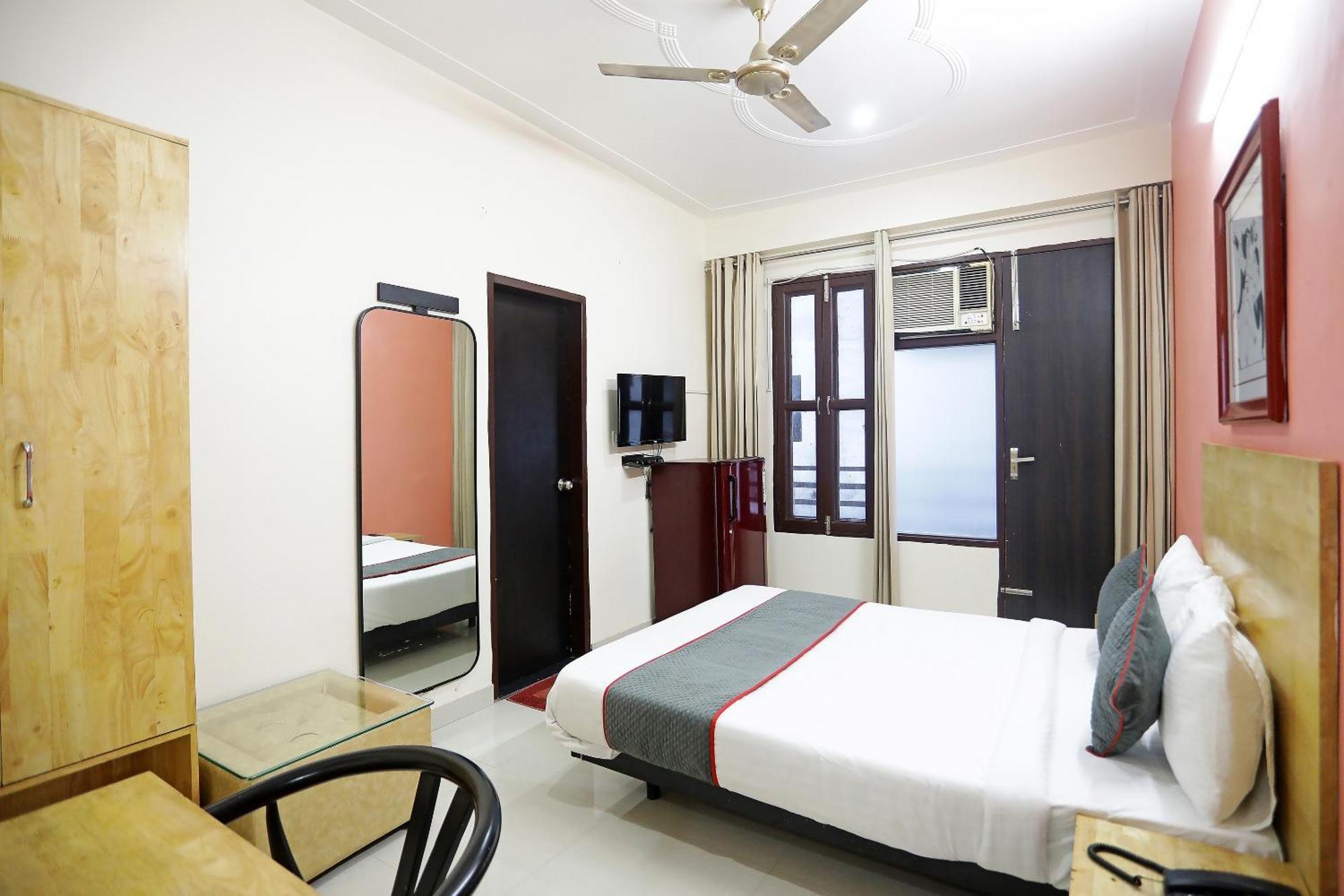 Hotel Super Townhouse Cloud Bay, Near Genpact, Sector-69, 4*