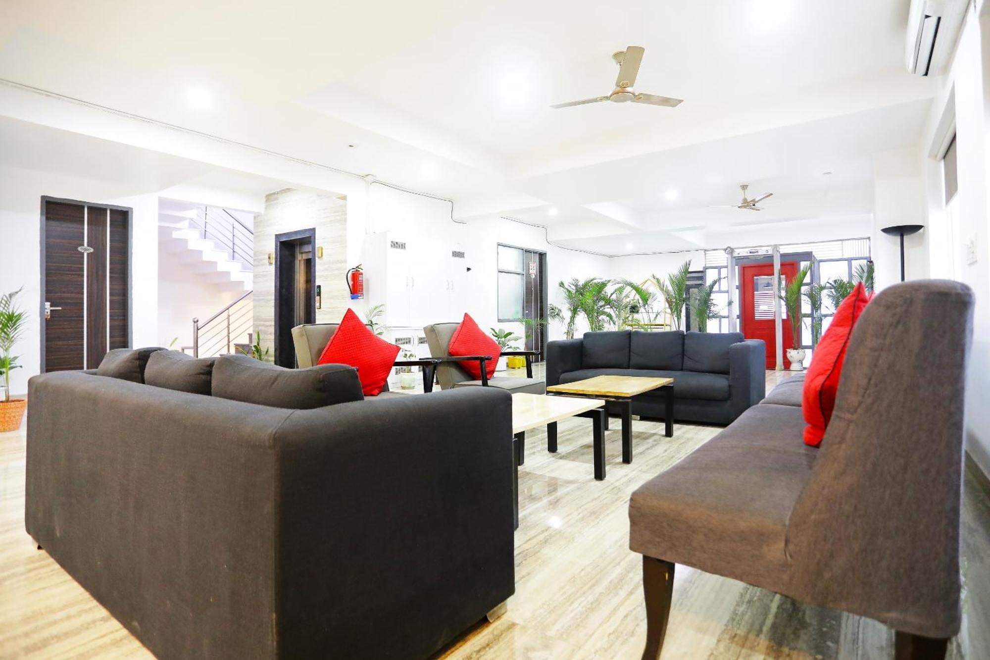 Super Townhouse Cloud Bay, Near Genpact, Sector-69, 4*