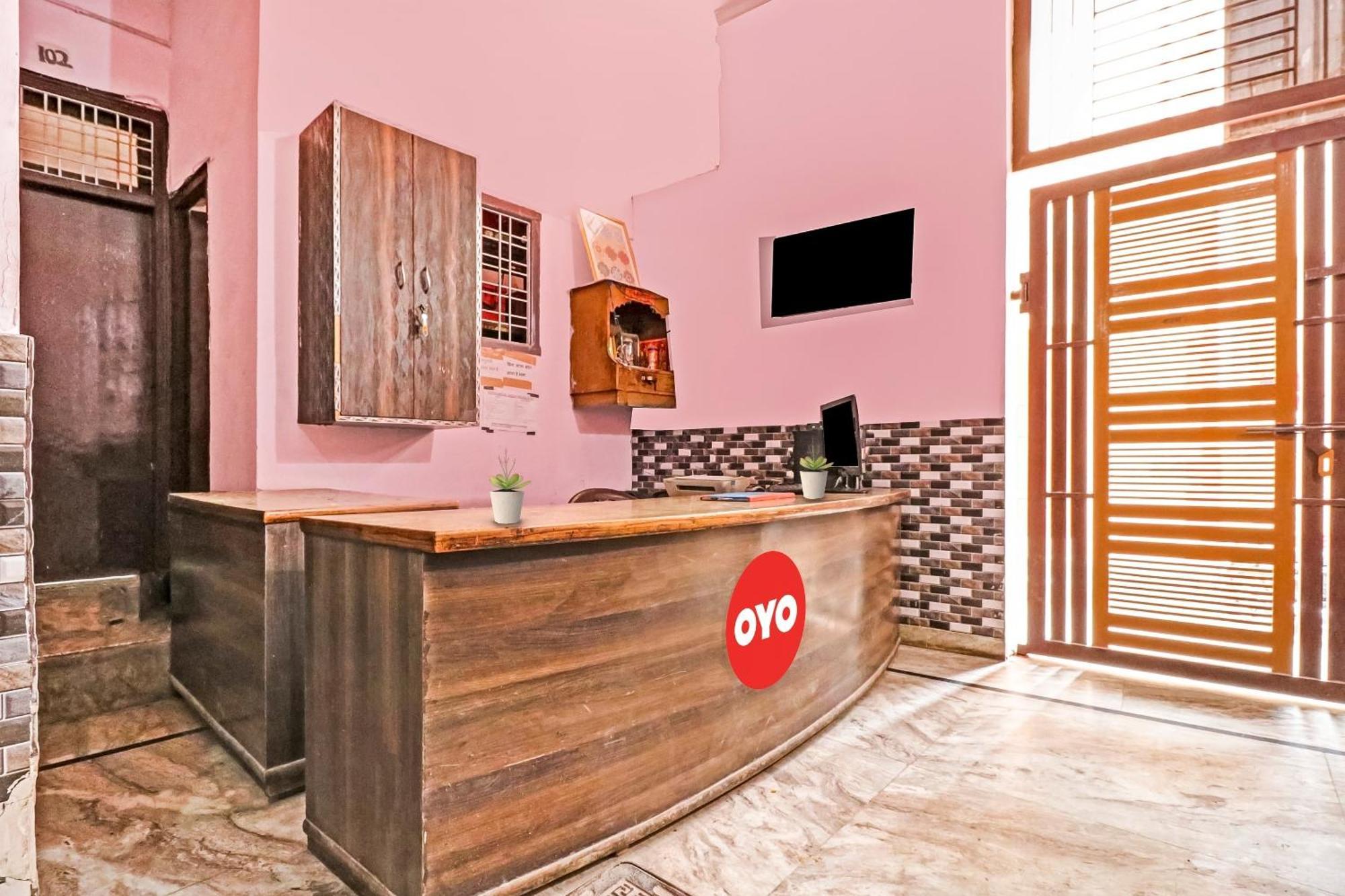 Hotel O Ratna Mahal & Pg Near Inox Dreamz
