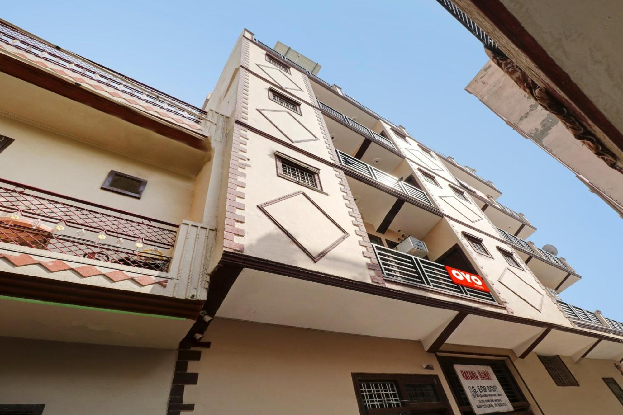 O Ratna Mahal & Pg Near Inox Dreamz Hotel