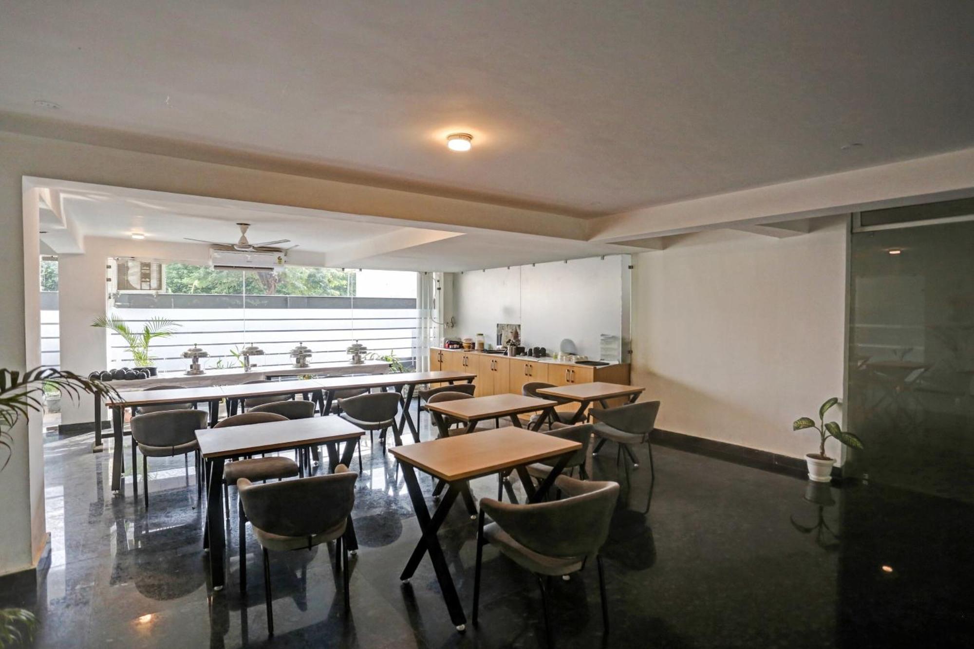 Townhouse Royal Oak Hotel Gurgaon