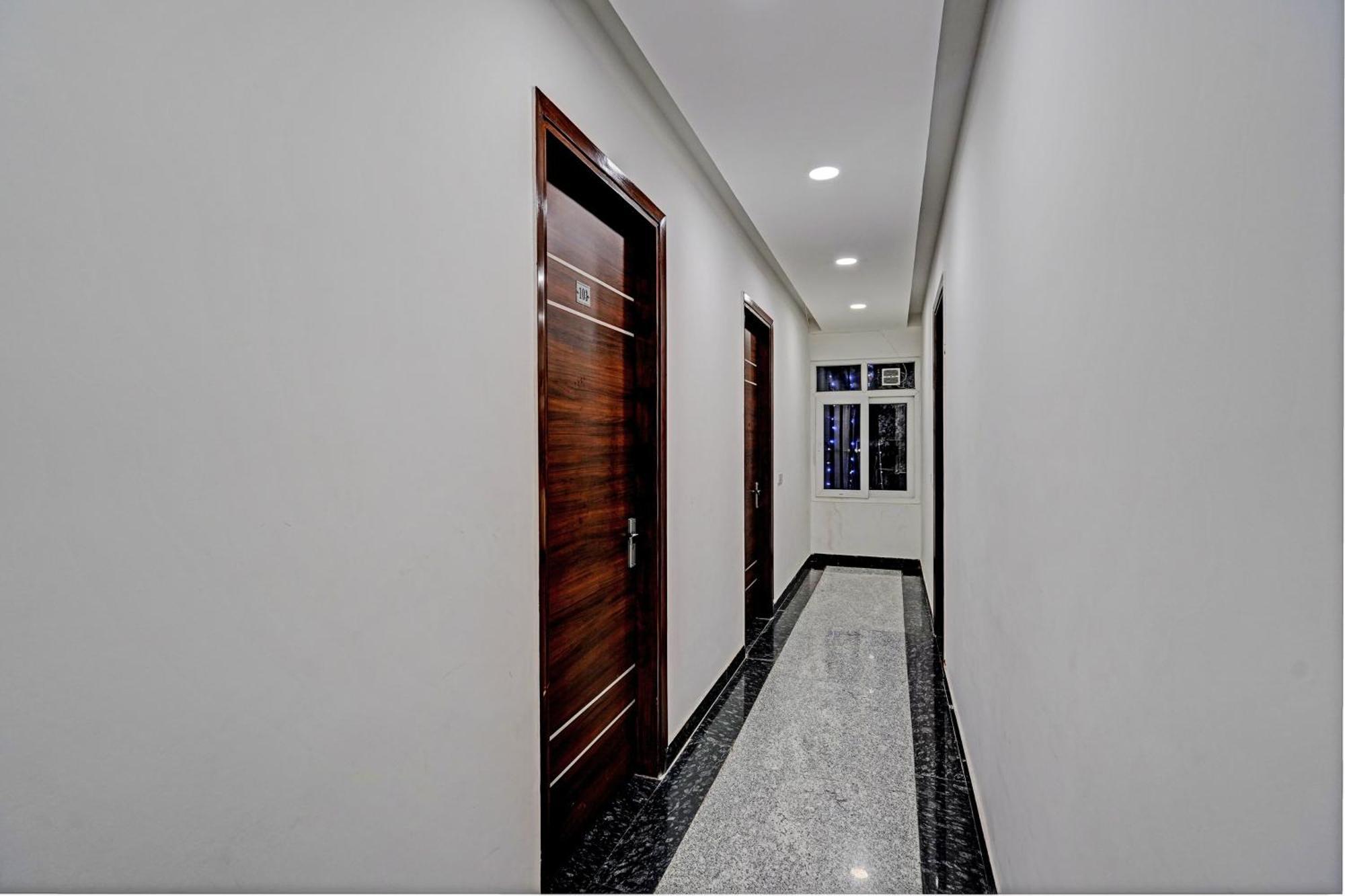 Townhouse Akshay Hotel 4*