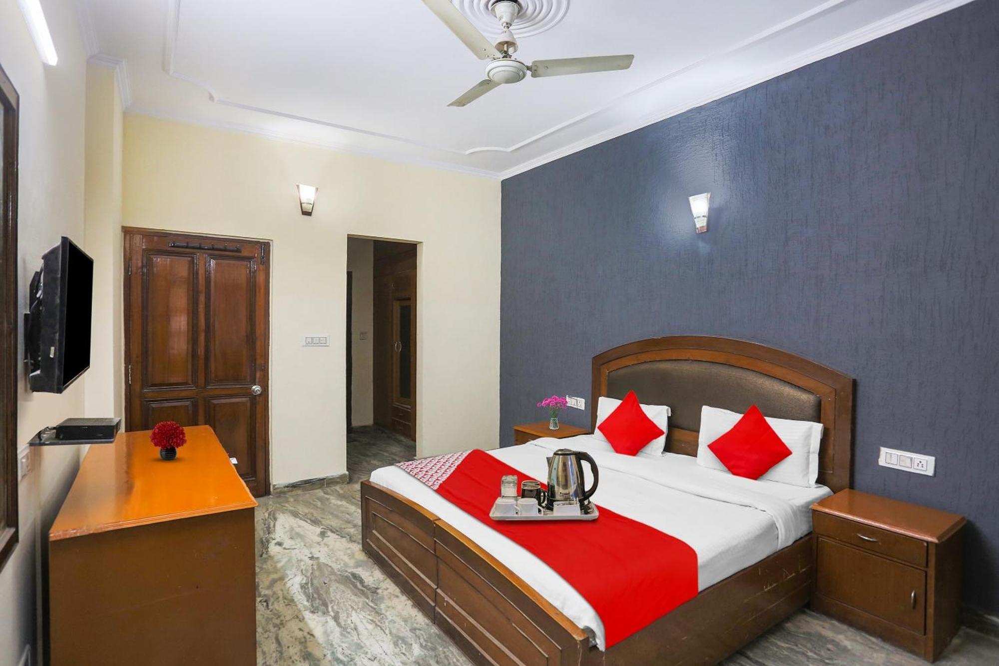 Hotel O Av Homes Near Aravali Biodiversity Park 4*