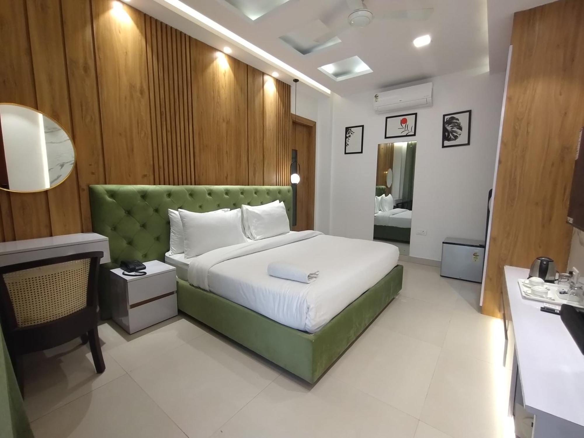 Elite Millennium - Near Huda Centre 3* Gurgaon