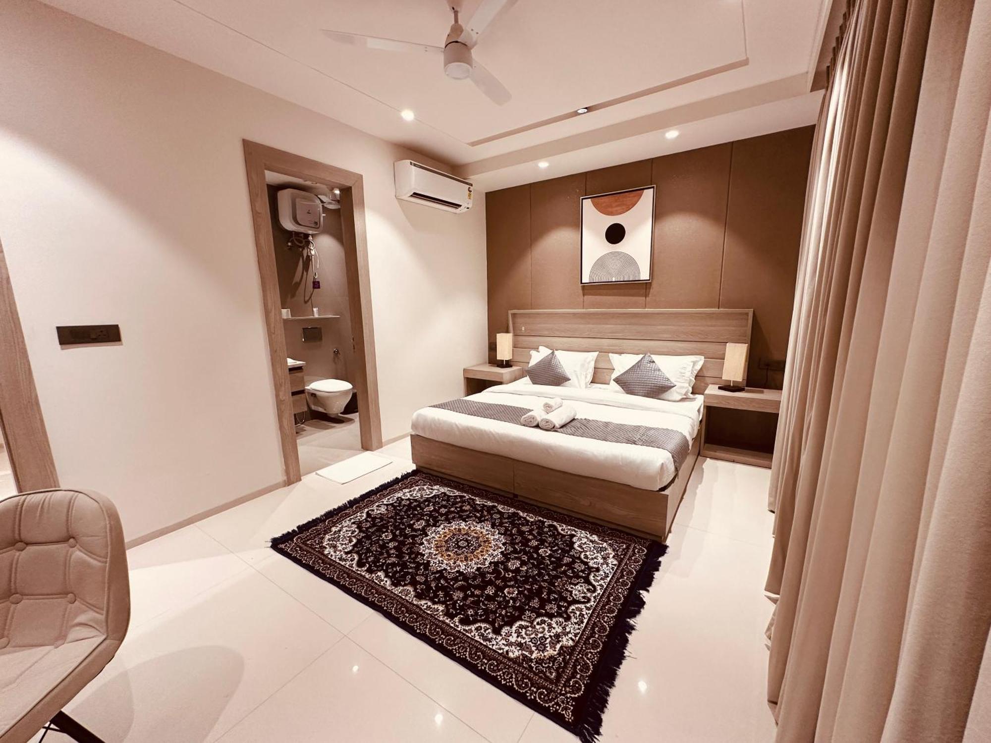 Aparthotel The Lodgers 2 Bhk Serviced Near Artemis Hospital Sector 57 - Nearest Metro Station Sector 54 Chowk