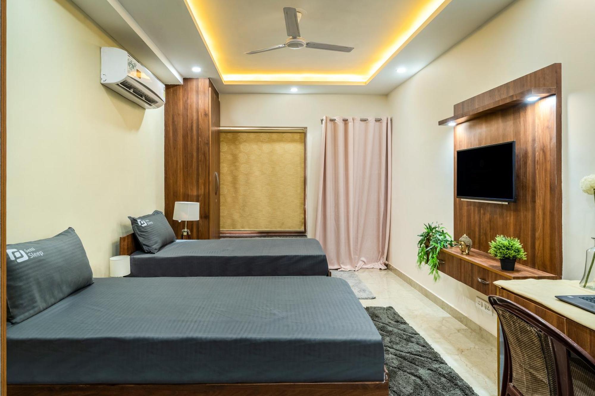 Living Homes Pilar - Sector 52, Dps Urban Estate Apartment