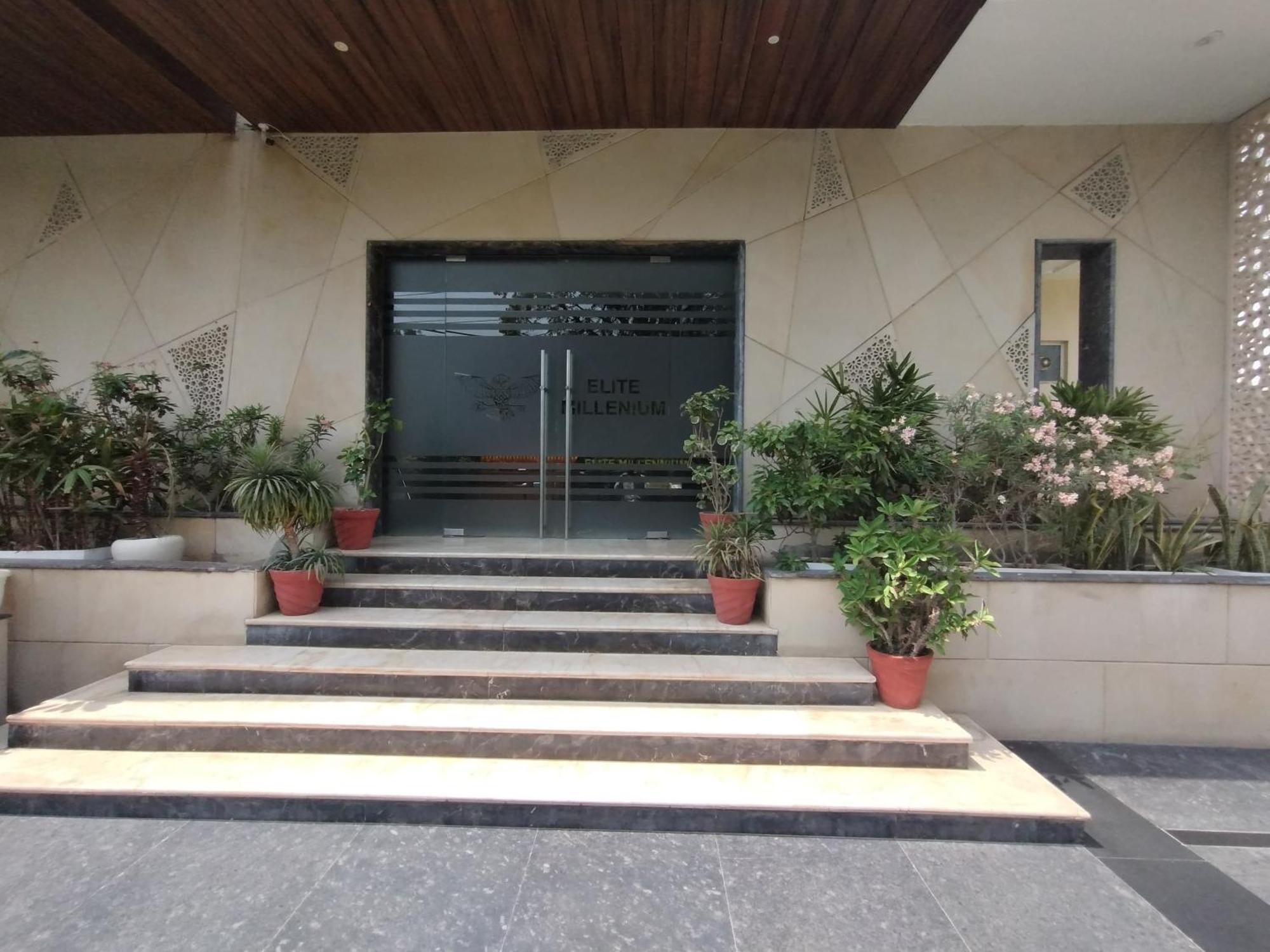 Elite Millennium - Near Huda Centre Hotel