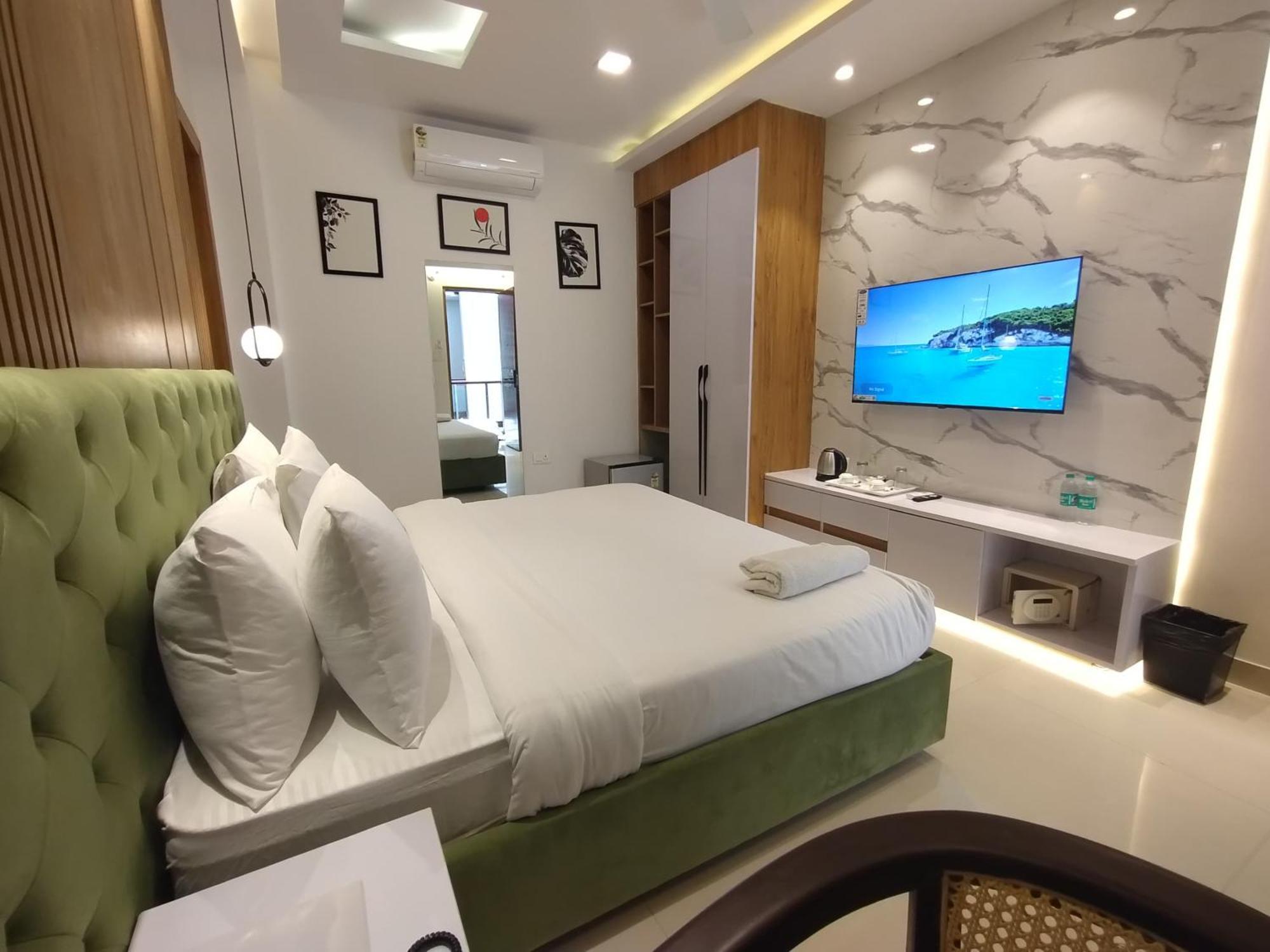 Elite Millennium - Near Huda Centre Hotel 3*