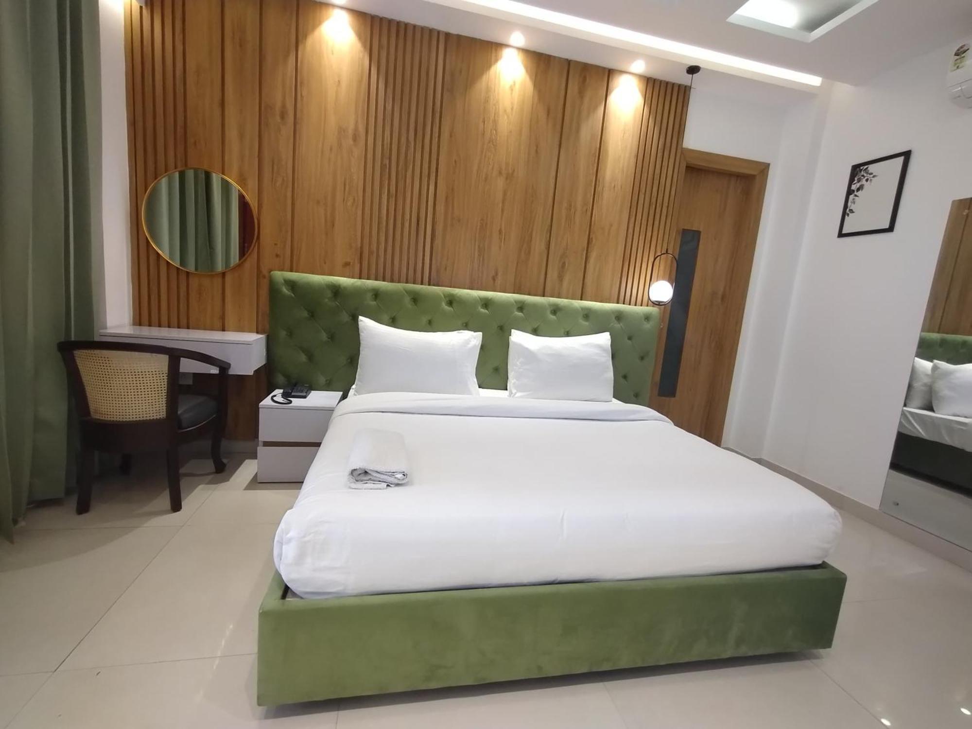 Elite Millennium - Near Huda Centre 3* Gurgaon