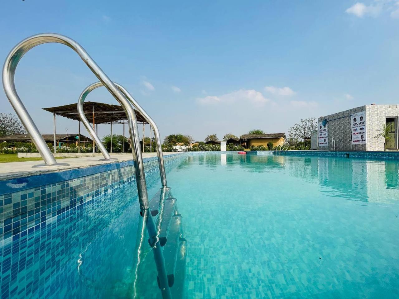 Hotel Arise Ethnic Village Gurgaon