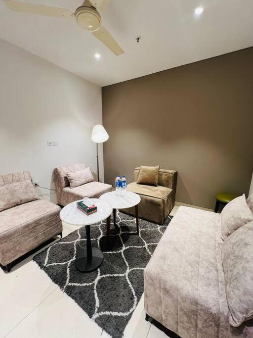 Luxury Key8 * Gurgaon