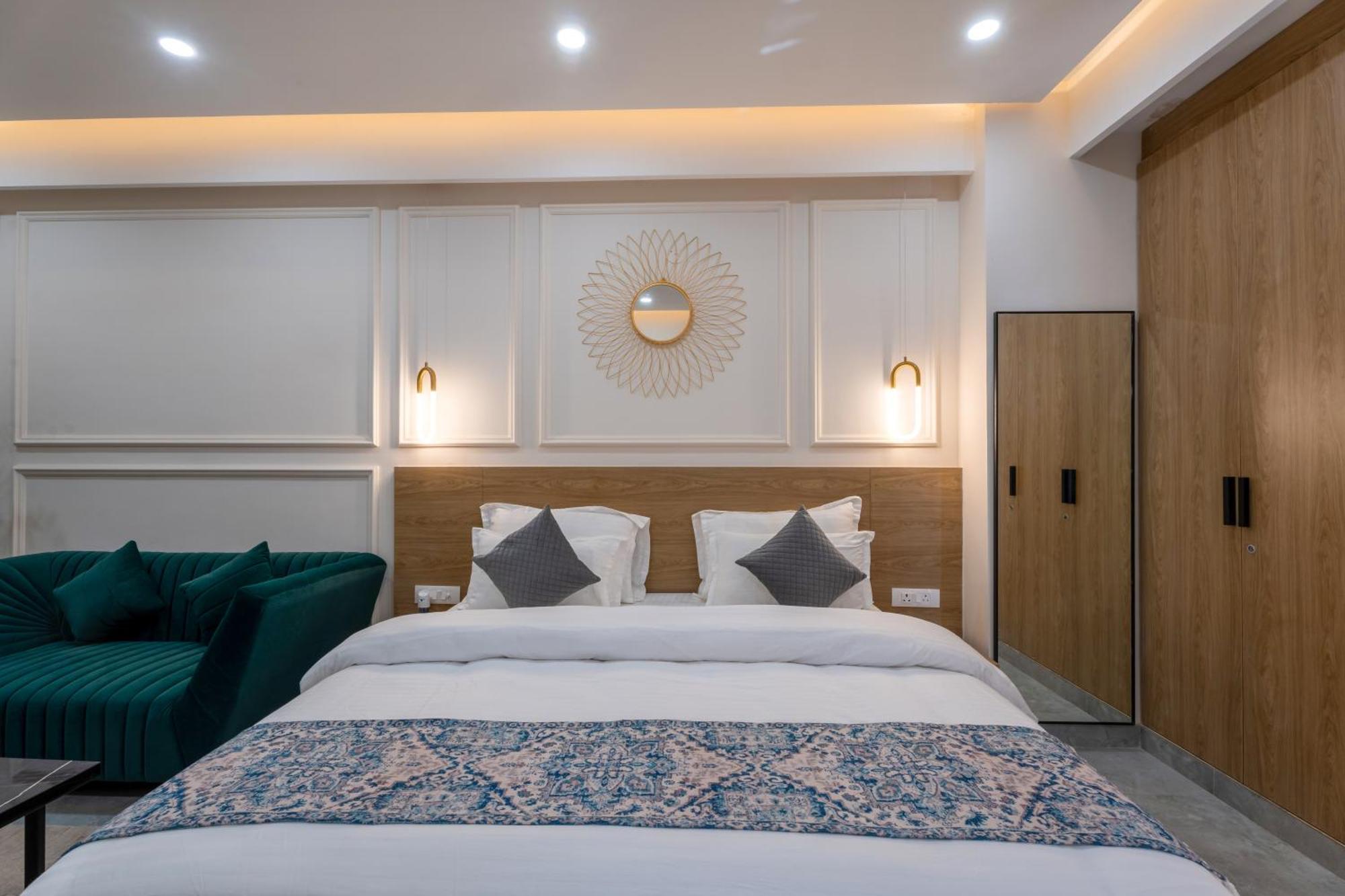 Apartment Elegent On Golf Course Road @ Sterling *