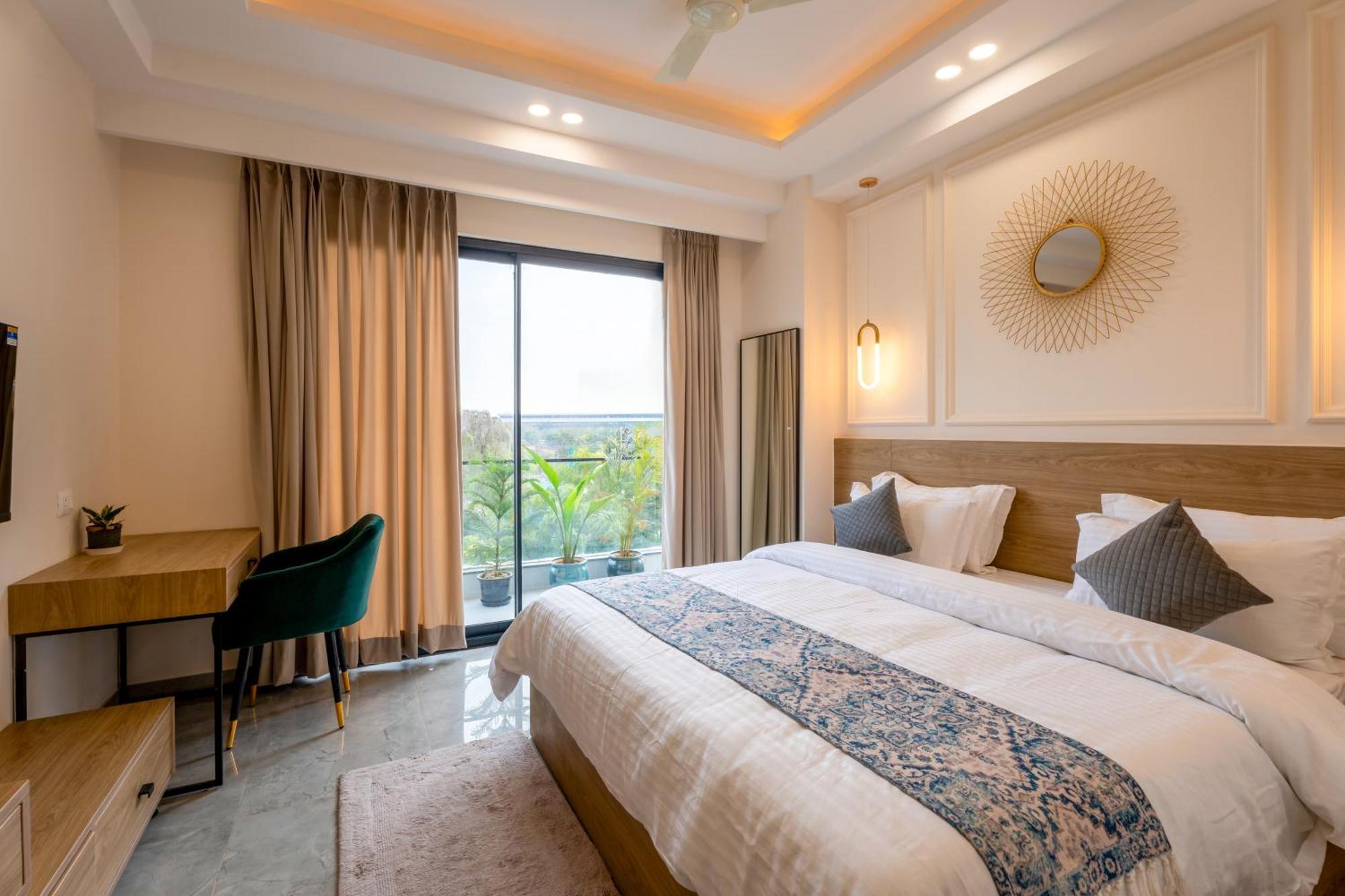 Apartment Elegent On Golf Course Road @ Sterling *