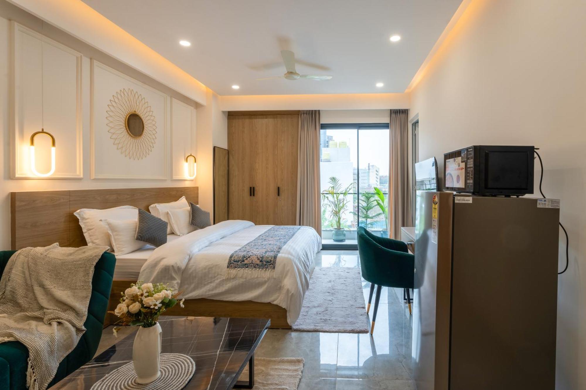 Apartment Elegent On Golf Course Road @ Sterling