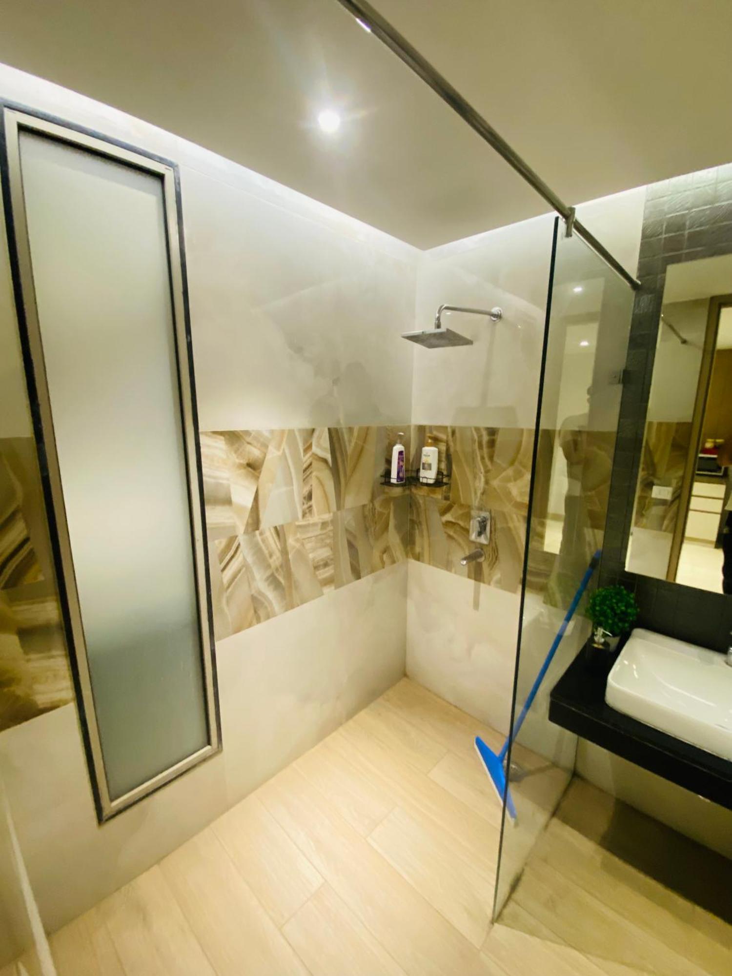 Apartment Luxury Studio With Garden Patio By Tulip Homes *