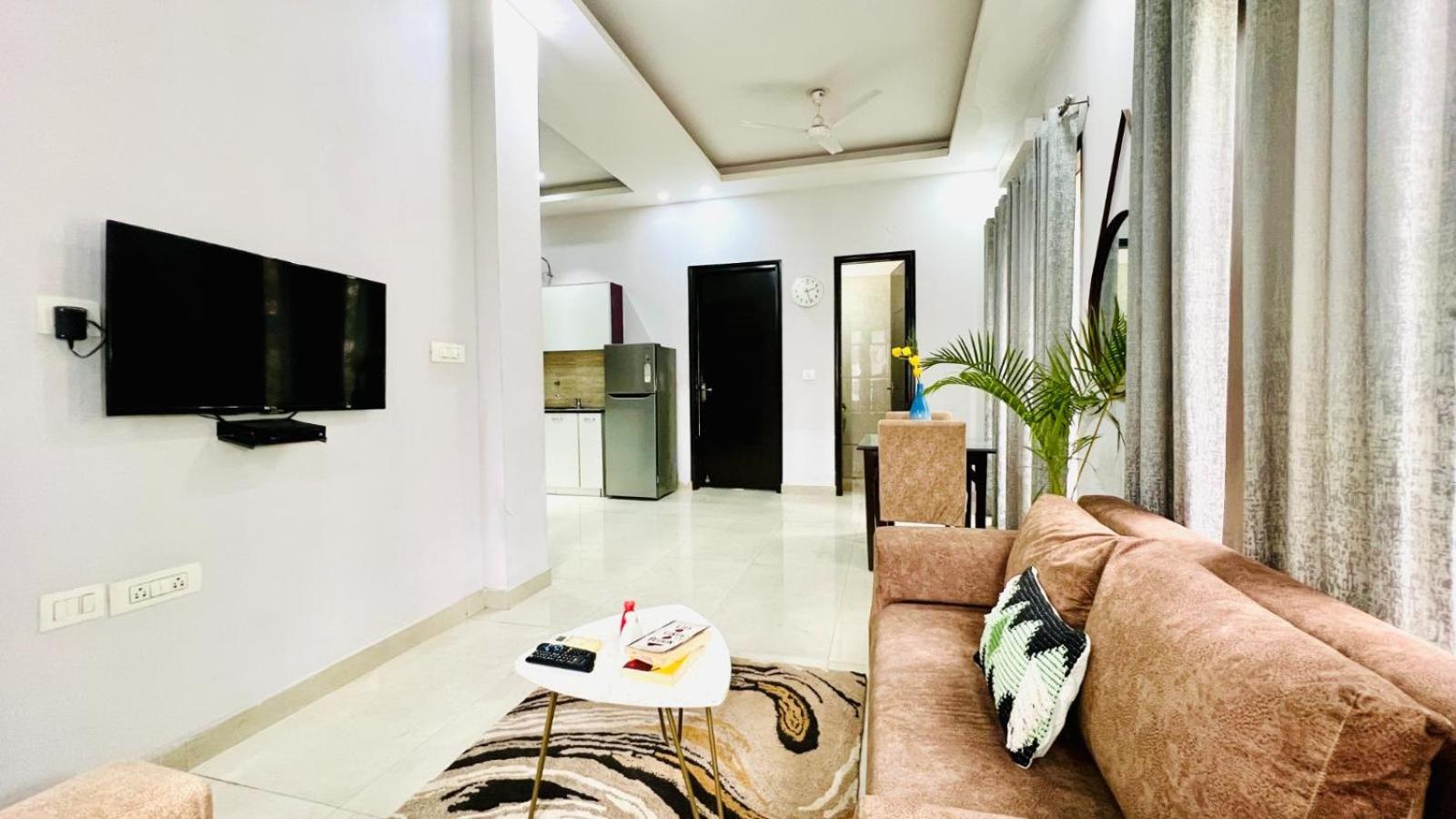 Apartment Bluo Modern 1bhk - Dlf Galleria Gurgaon