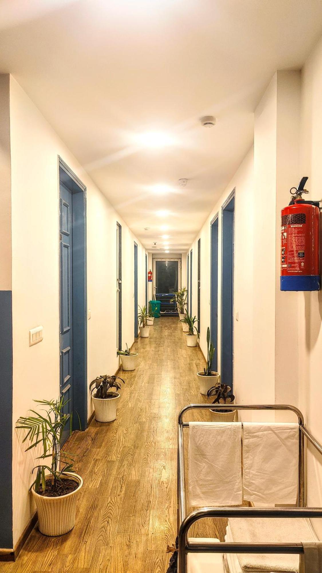 Mavens White Artemis Hospital Road Sector 52 Hotel 3*