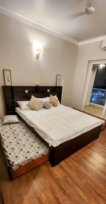 Apartment New 1bhk At Park, Sohna Road, Ayaansh *