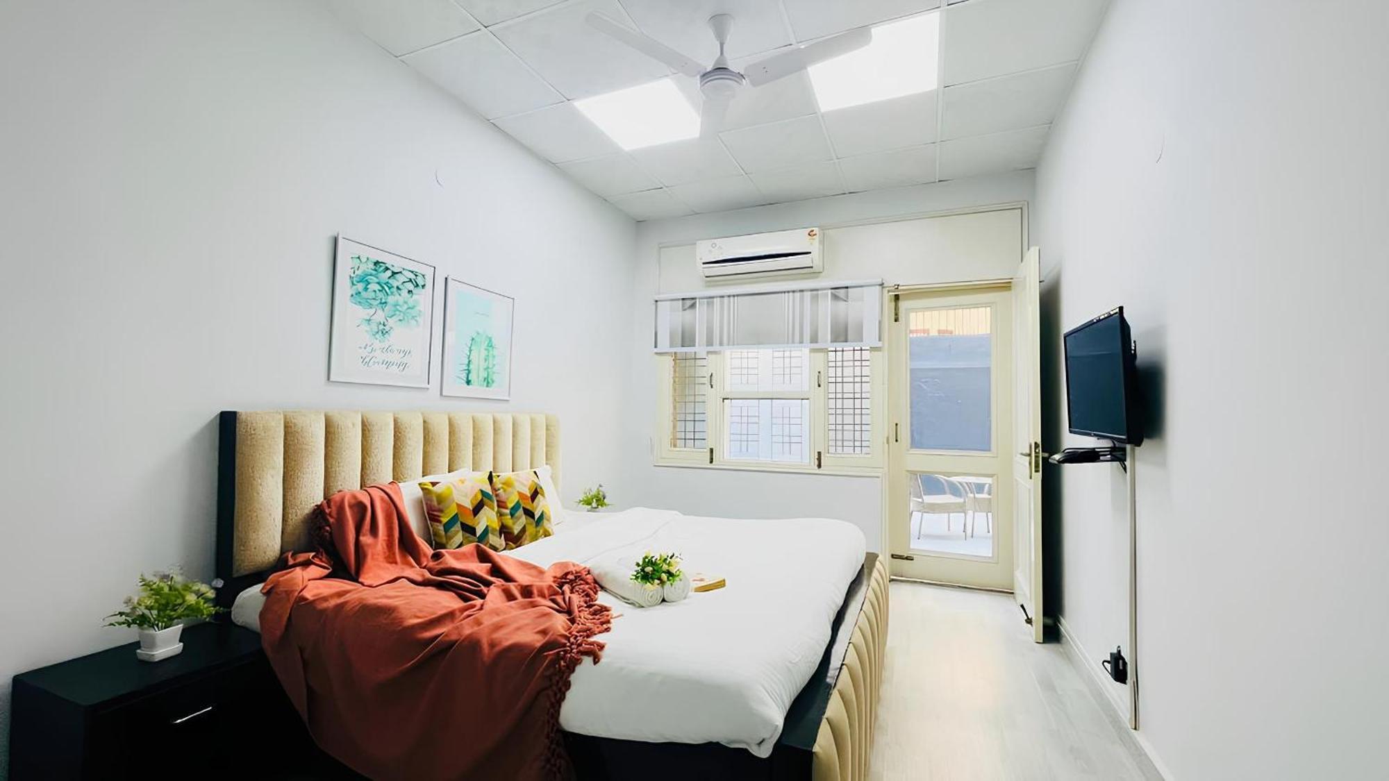 Apartment Olive Service Apartments Dlf Galleria Gurgaon