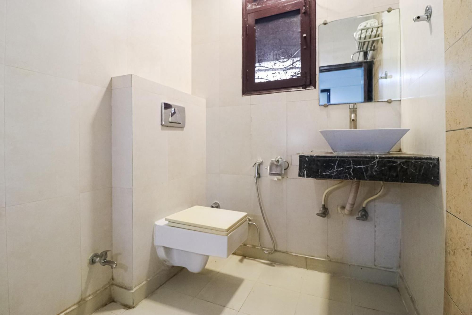 Hotel Collection O Radiant Gurgaon