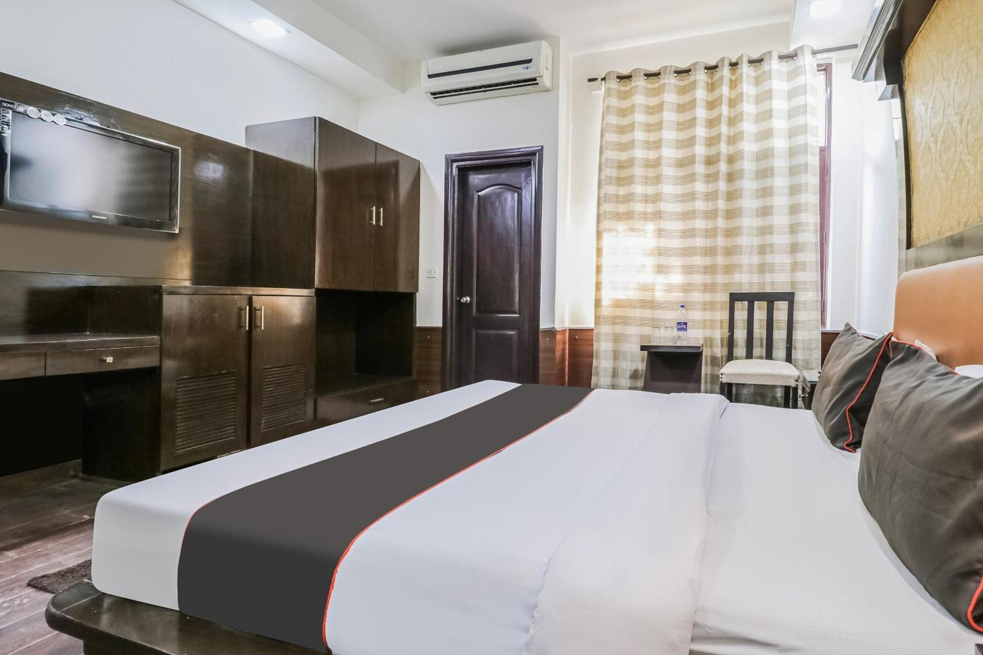 Hotel Collection O Radiant 4*