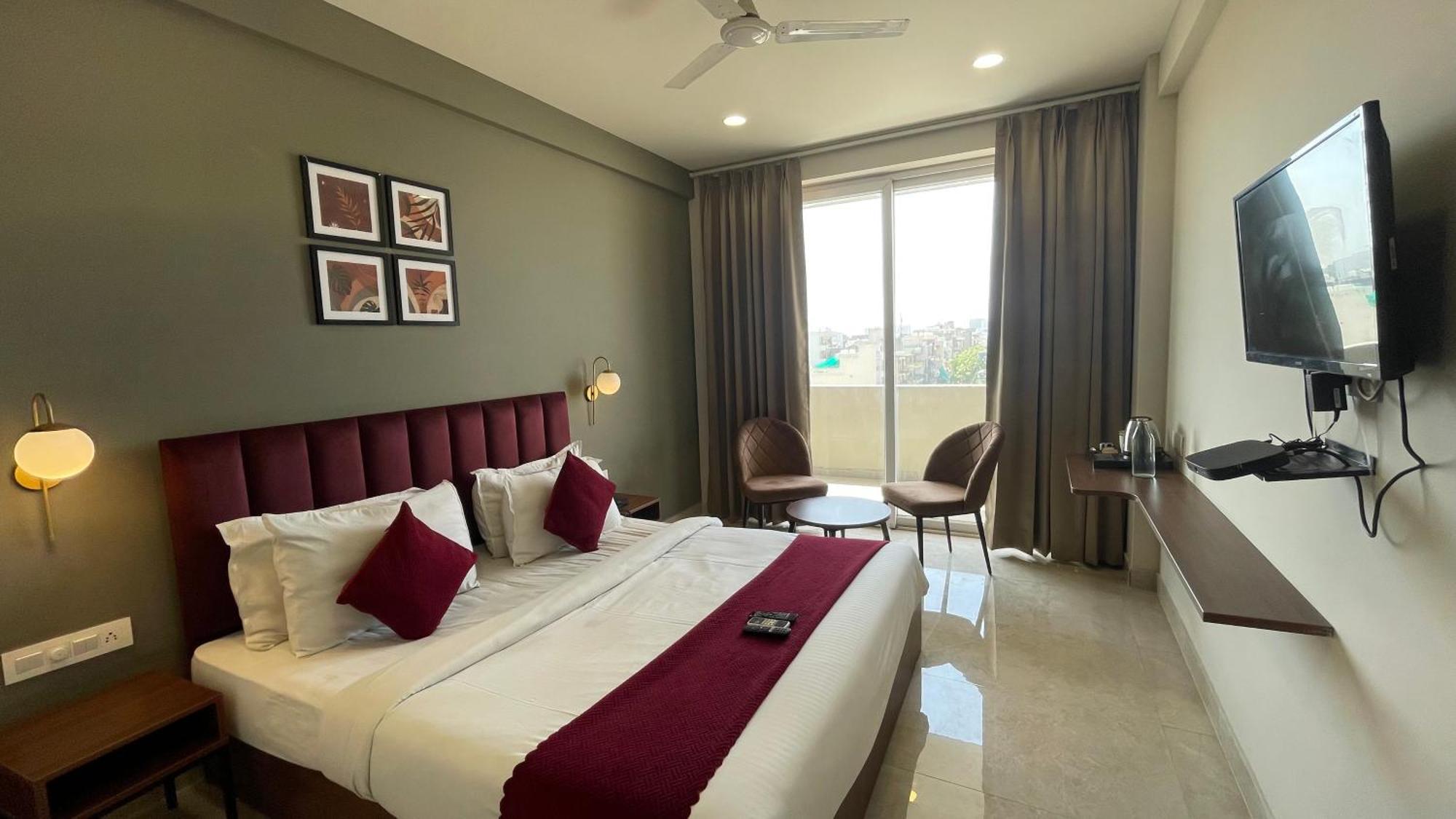 Saltstayz Studio - Near Artemis & Medanta Hospital Apartment