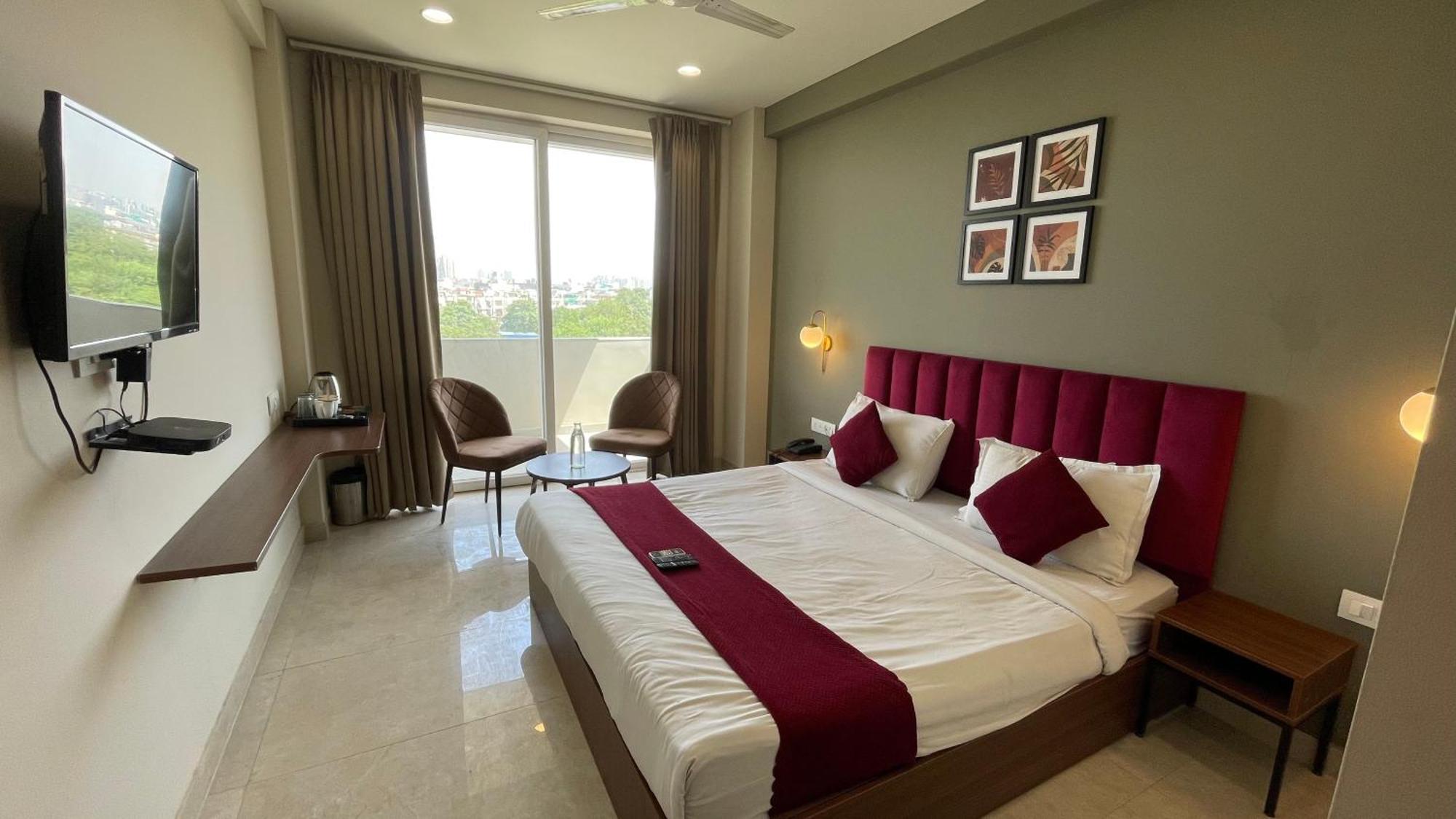 Saltstayz Studio - Near Artemis & Medanta Hospital *