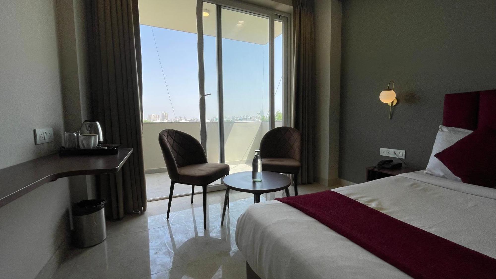 Saltstayz Studio - Near Artemis & Medanta Hospital Gurgaon