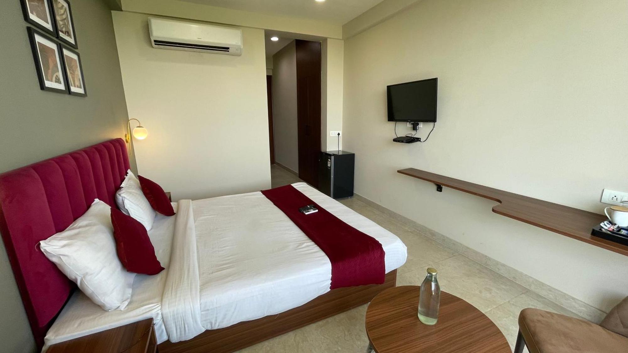 Saltstayz Studio - Near Artemis & Medanta Hospital Gurgaon