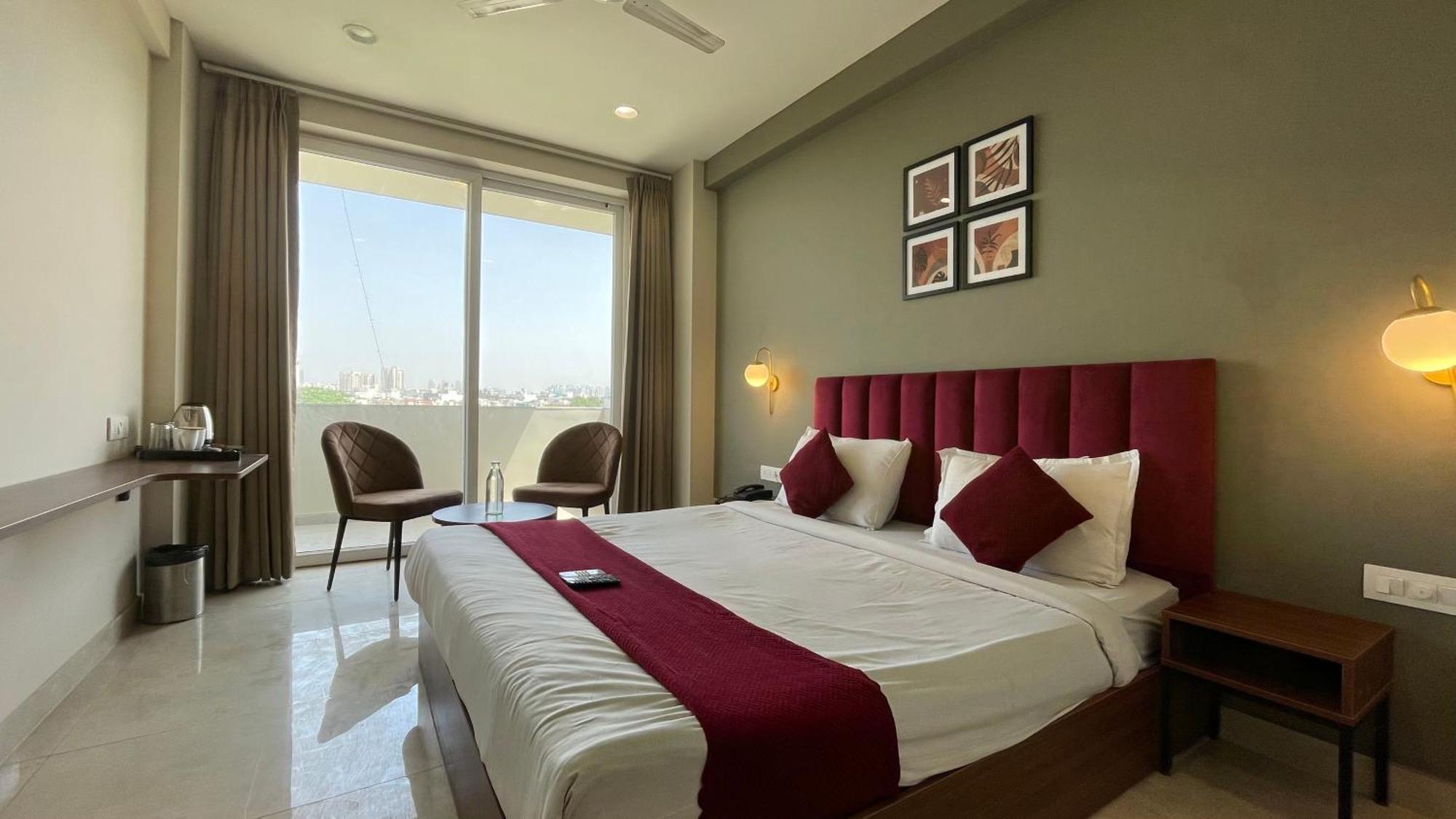 Saltstayz Studio - Near Artemis & Medanta Hospital Apartment Gurgaon