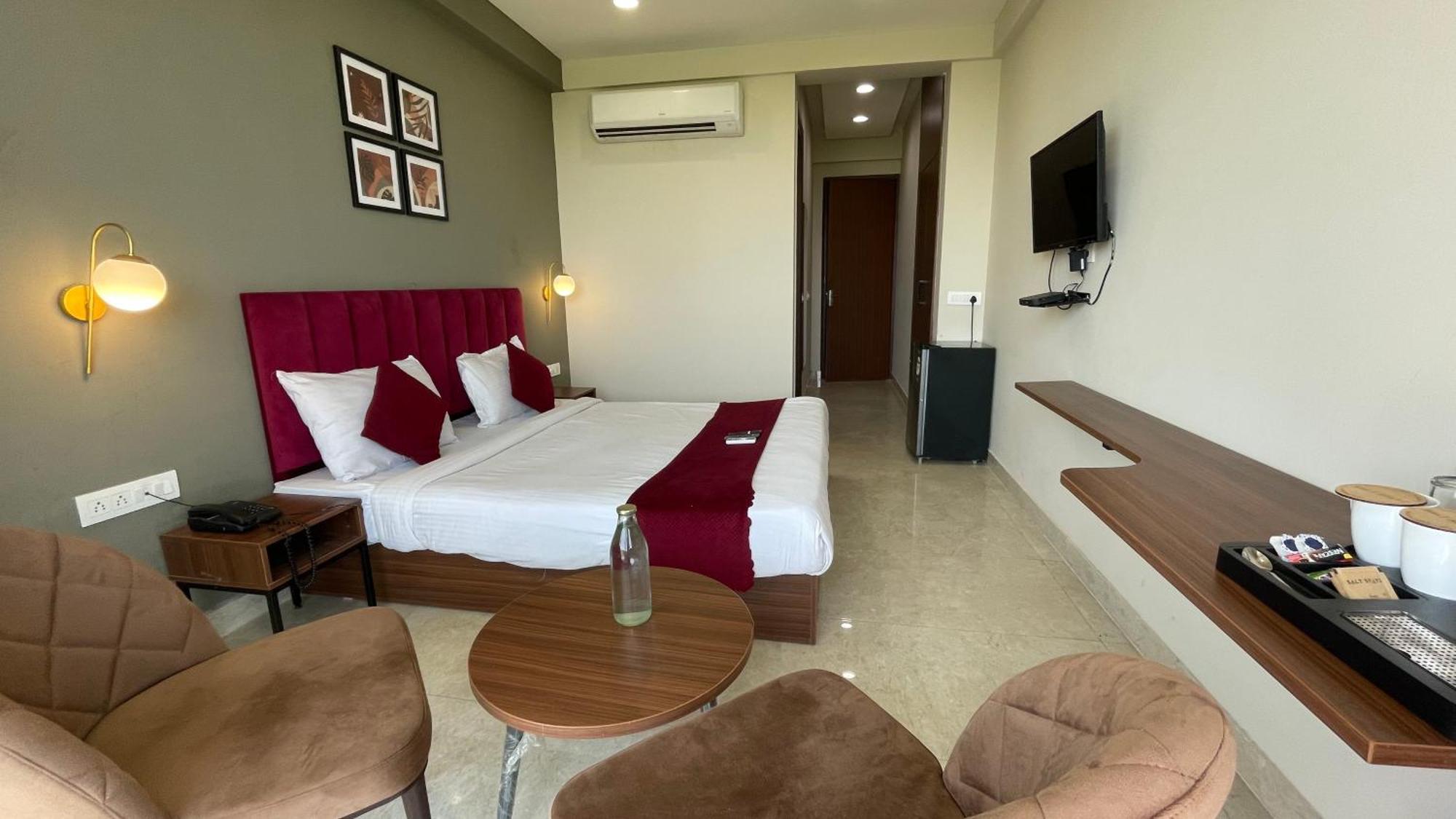 Saltstayz Studio - Near Artemis & Medanta Hospital