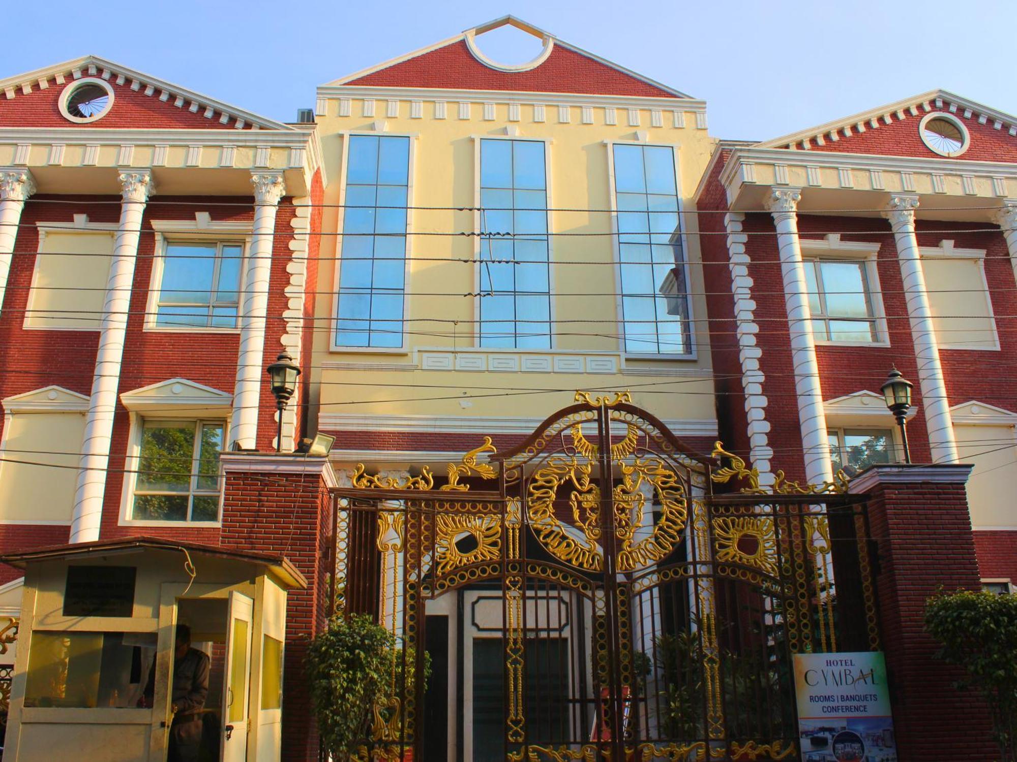 Hotel Cymbal -sector 31 3*