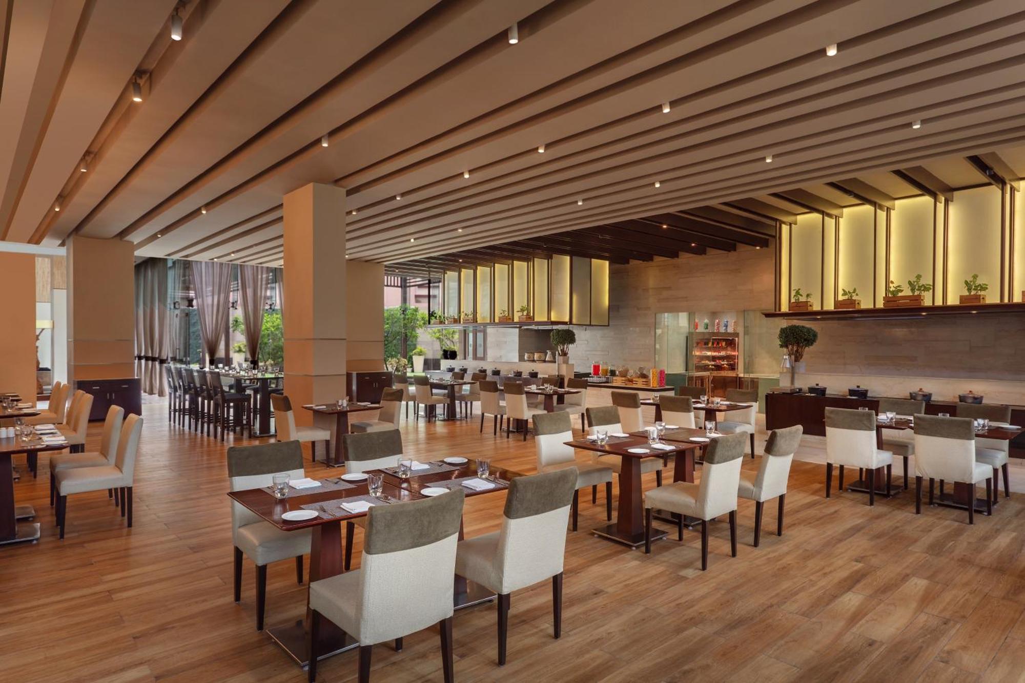 Doubletree By Hilton Gurugram Baani Square Hotel