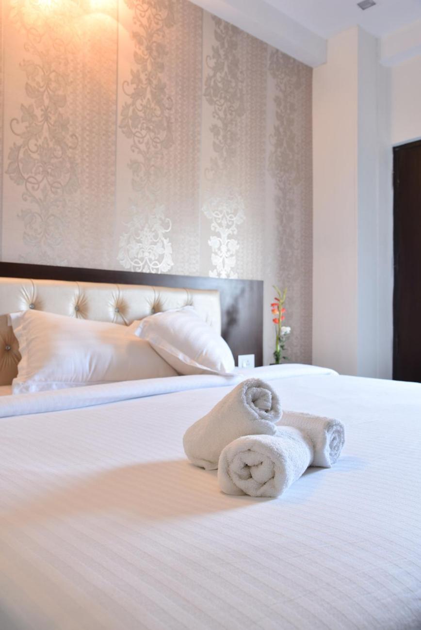 Flora Hotel 3*