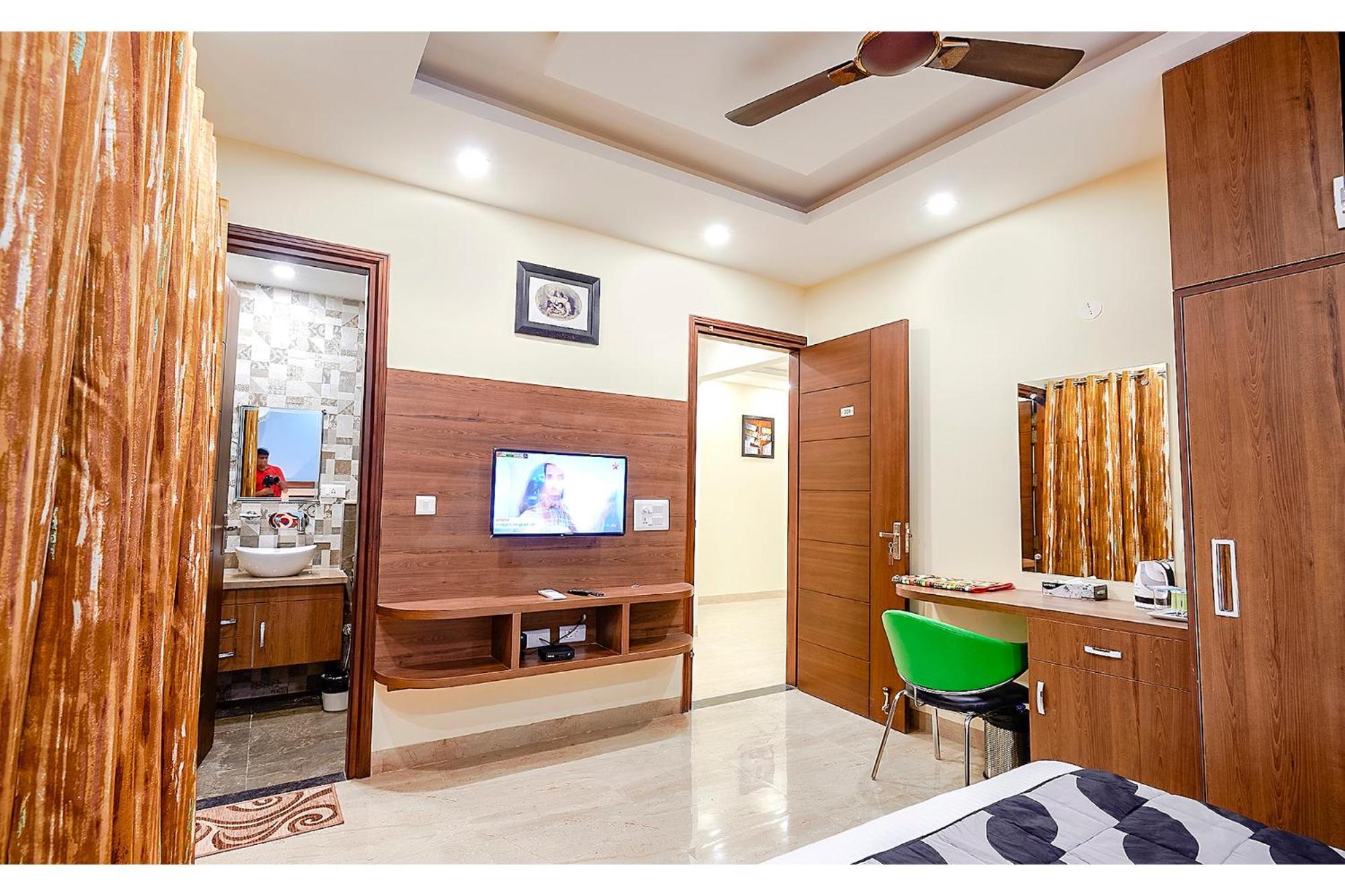 Fabhotel Indian Apartment