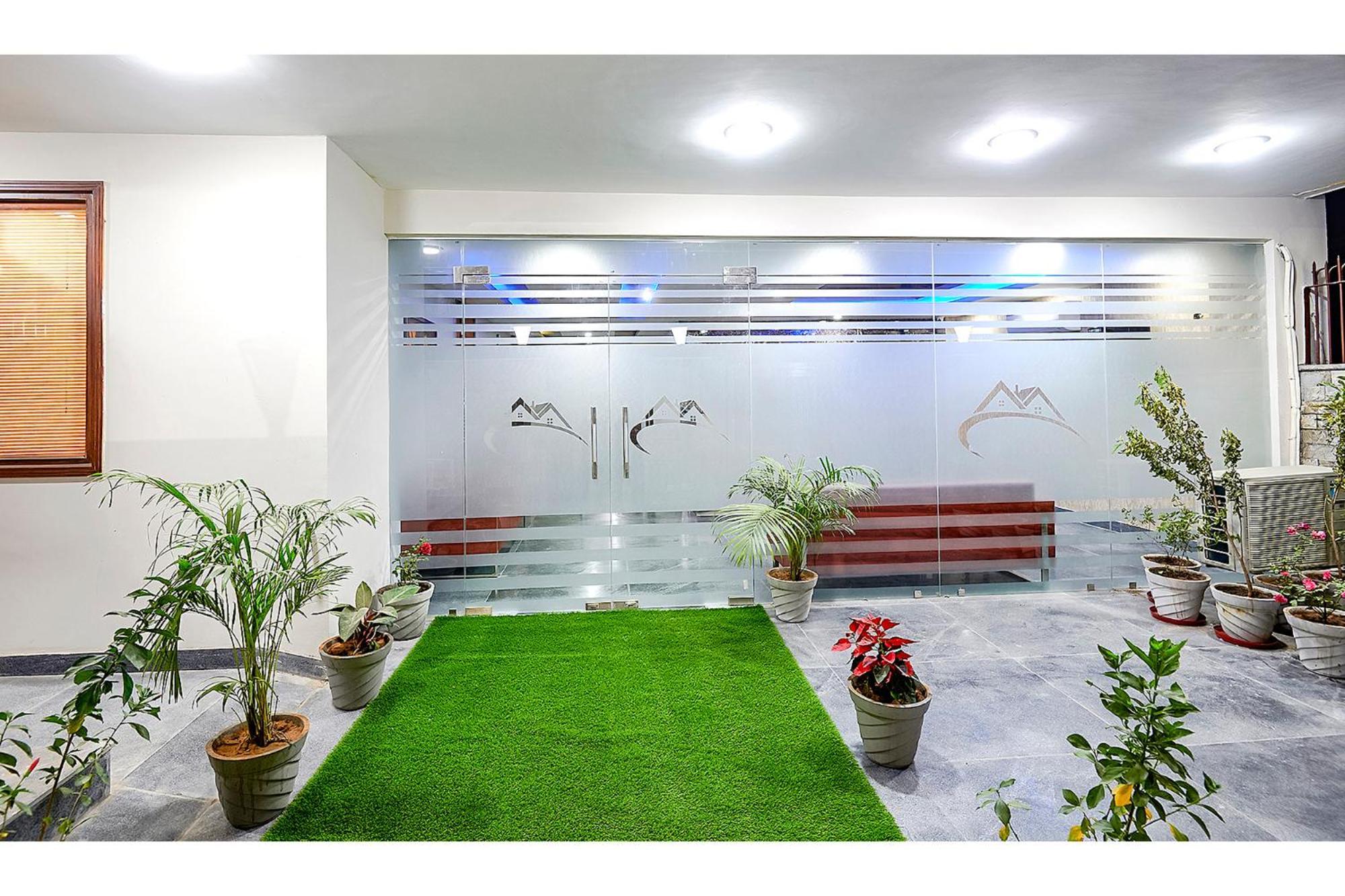 Fabhotel Indian Apartment