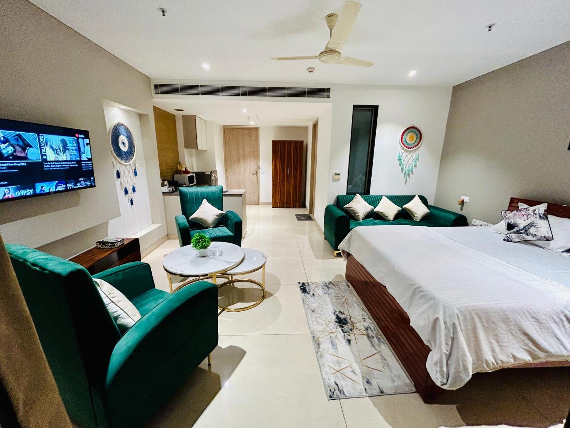 Apartment Luxury Studio With Garden Patio By Tulip Homes Gurgaon