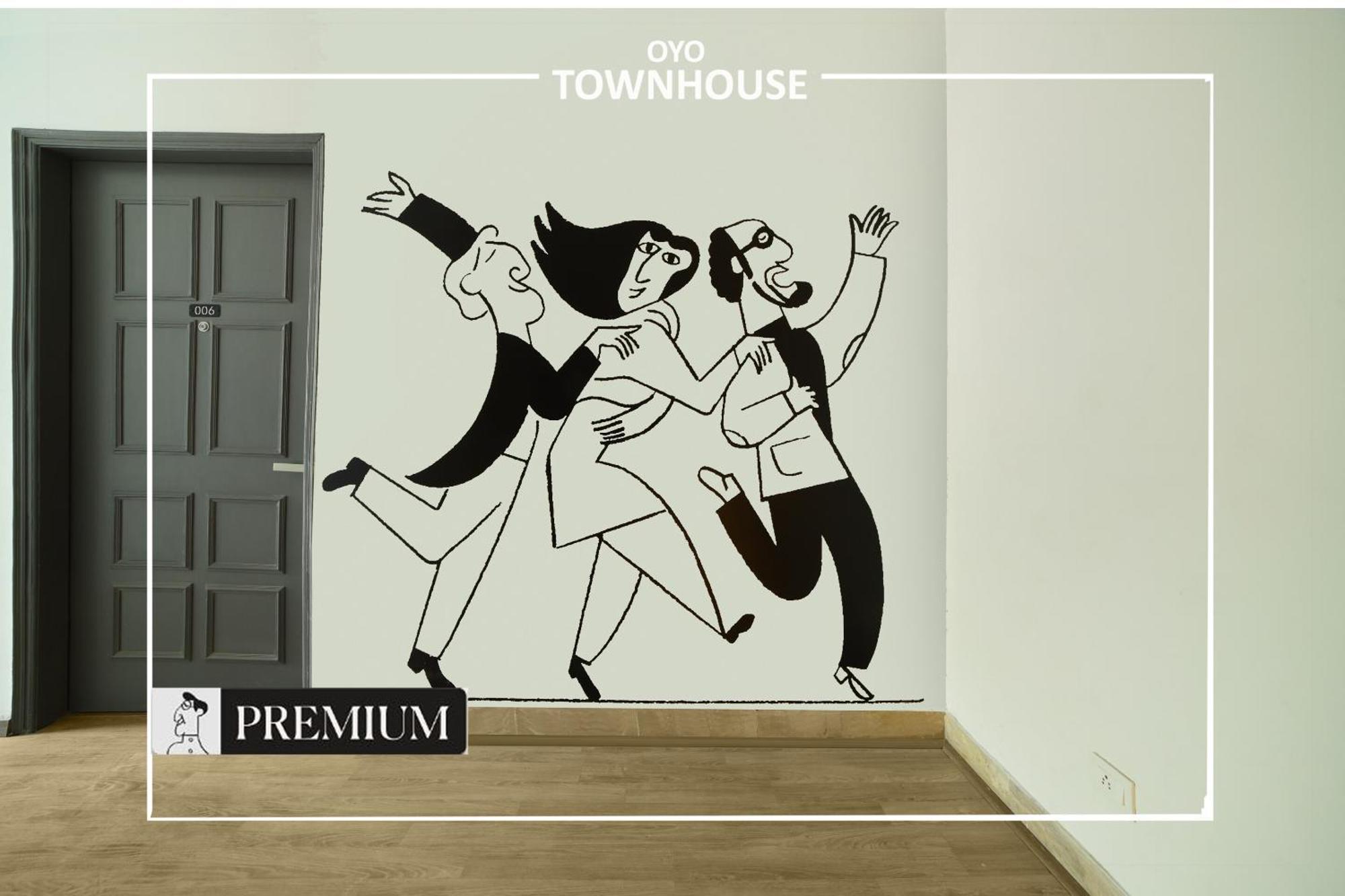 Oyo Townhouse 120 Shushant Lok Hotel 3*