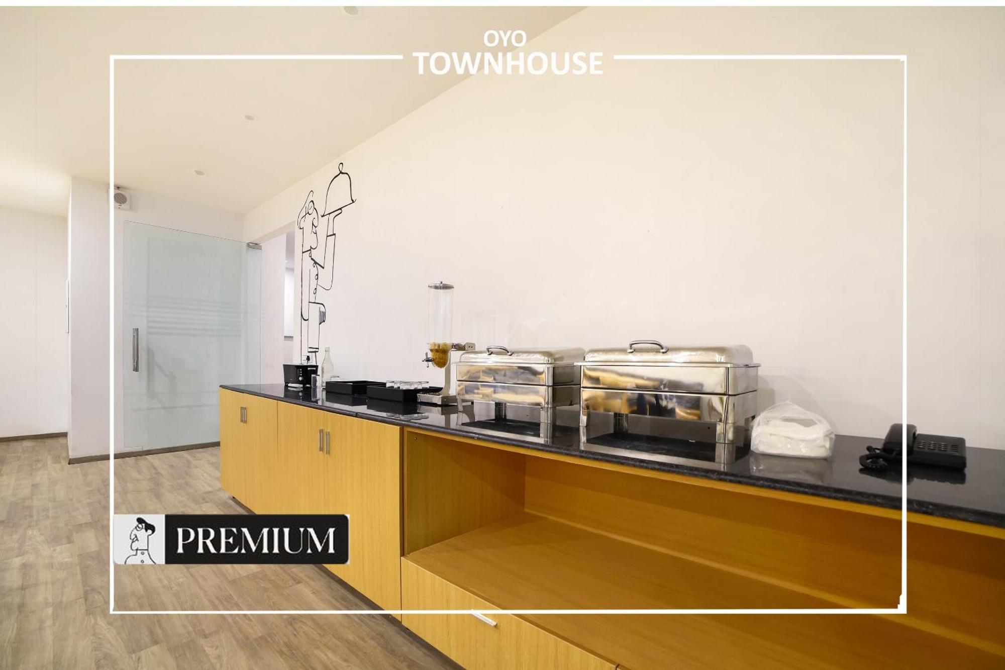 Oyo Townhouse 120 Shushant Lok 3*