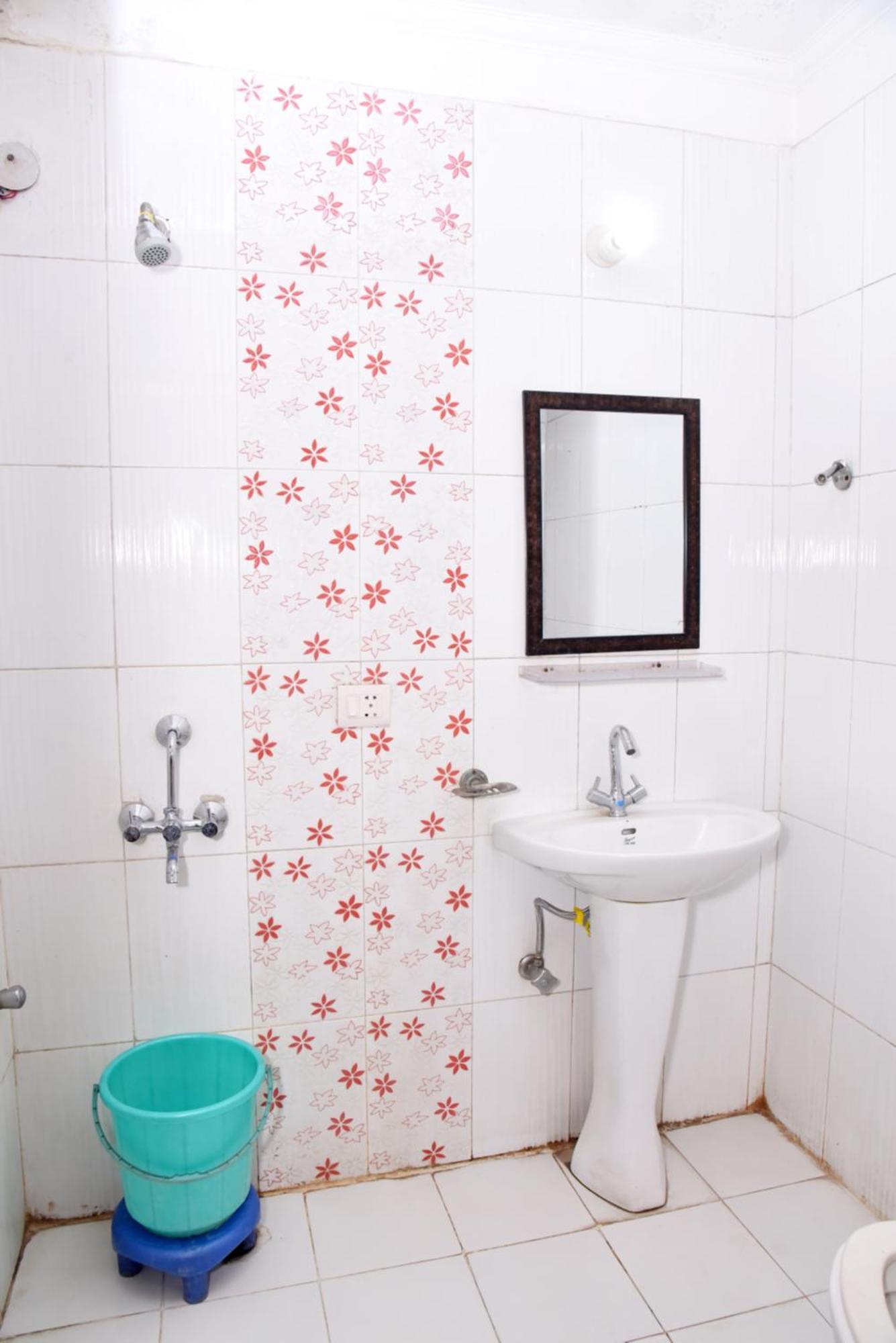 Sunshine Hotel 2*