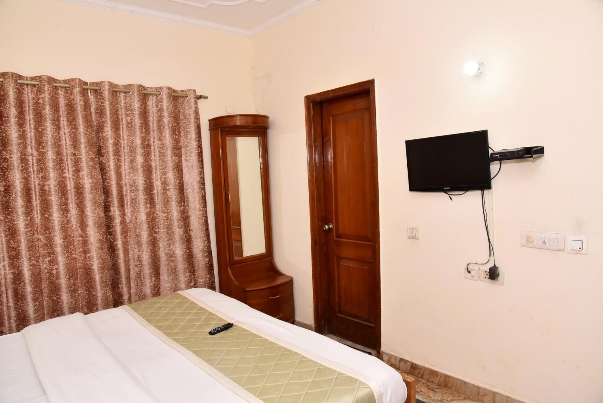Sunshine Hotel