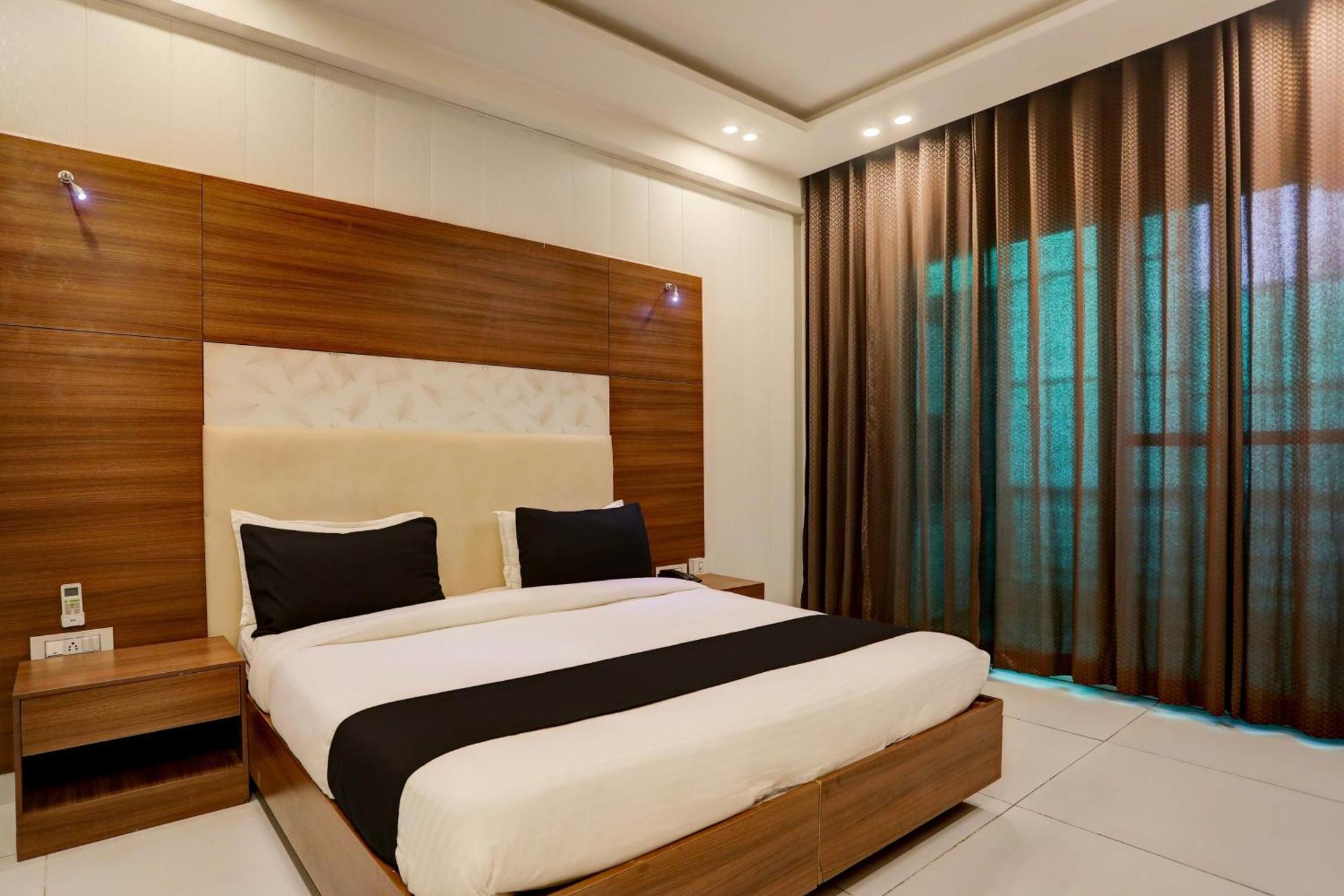 Collection O Just In 4* Gurgaon