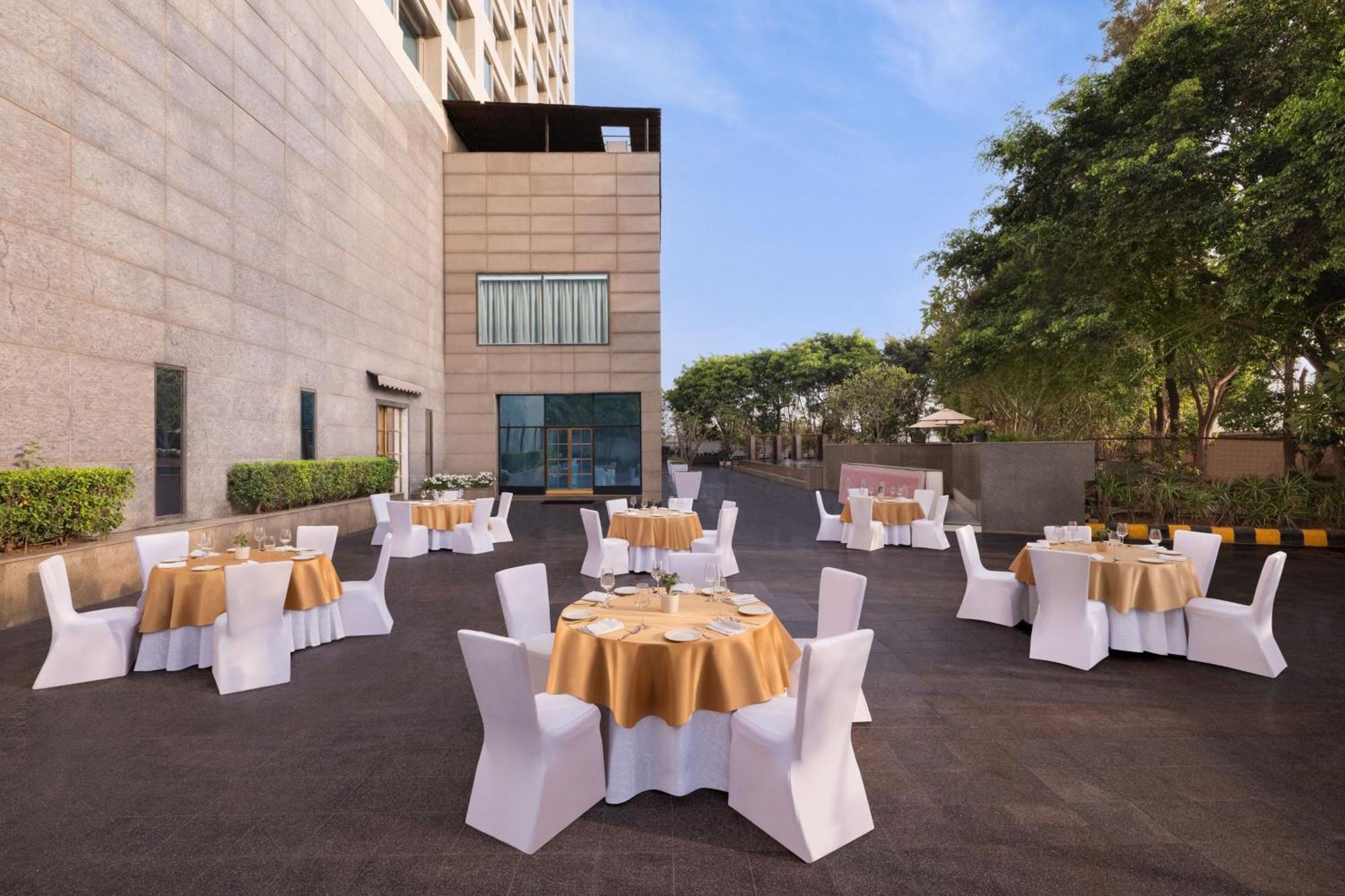 Le Meridien Gurgaon, Delhi Ncr Hotel Gurgaon