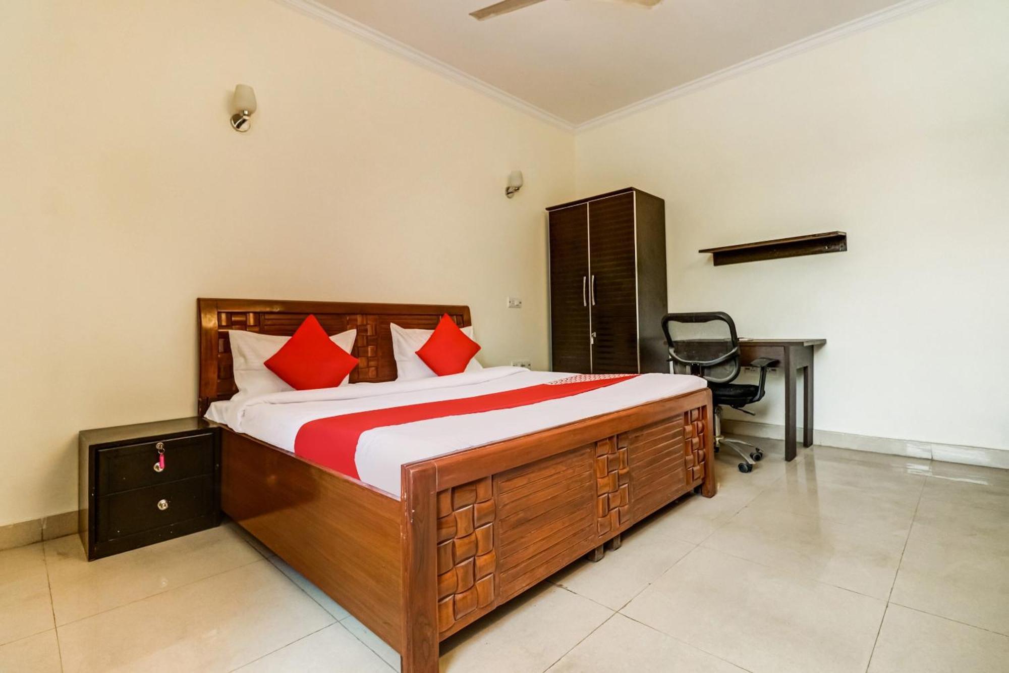 Hotel O Rajvanshi Palace