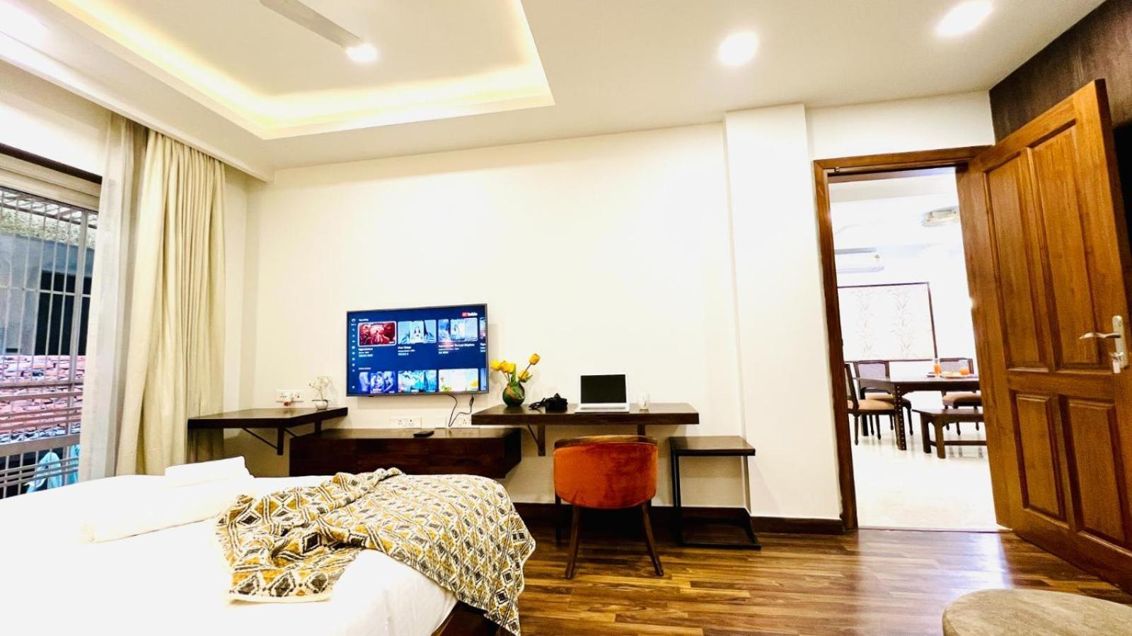 Bluo Luxury - Medicity - Balcony, Tub, Gym Tt * Gurgaon