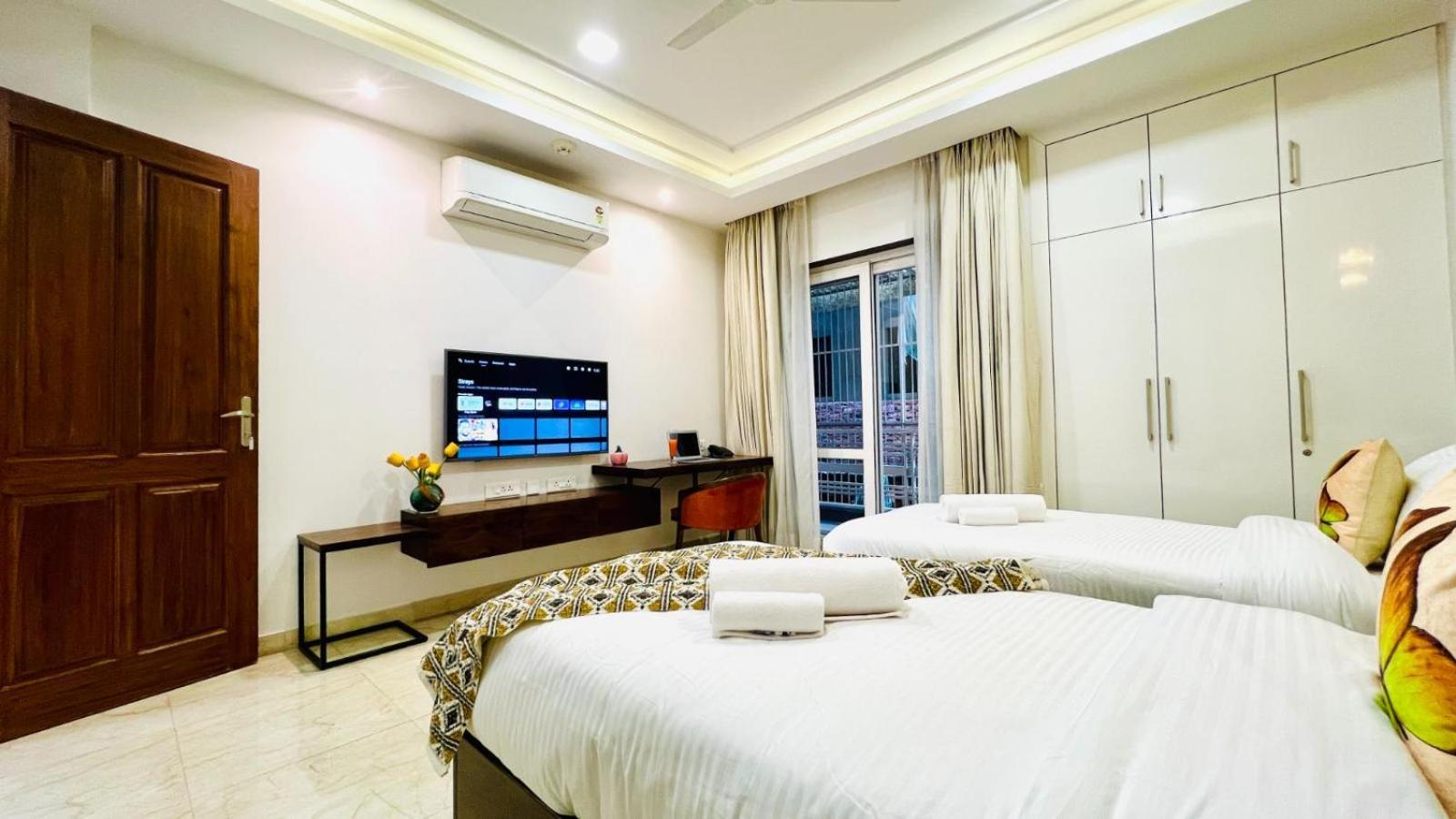 Bluo Luxury - Medicity - Balcony, Tub, Gym Tt Apartment